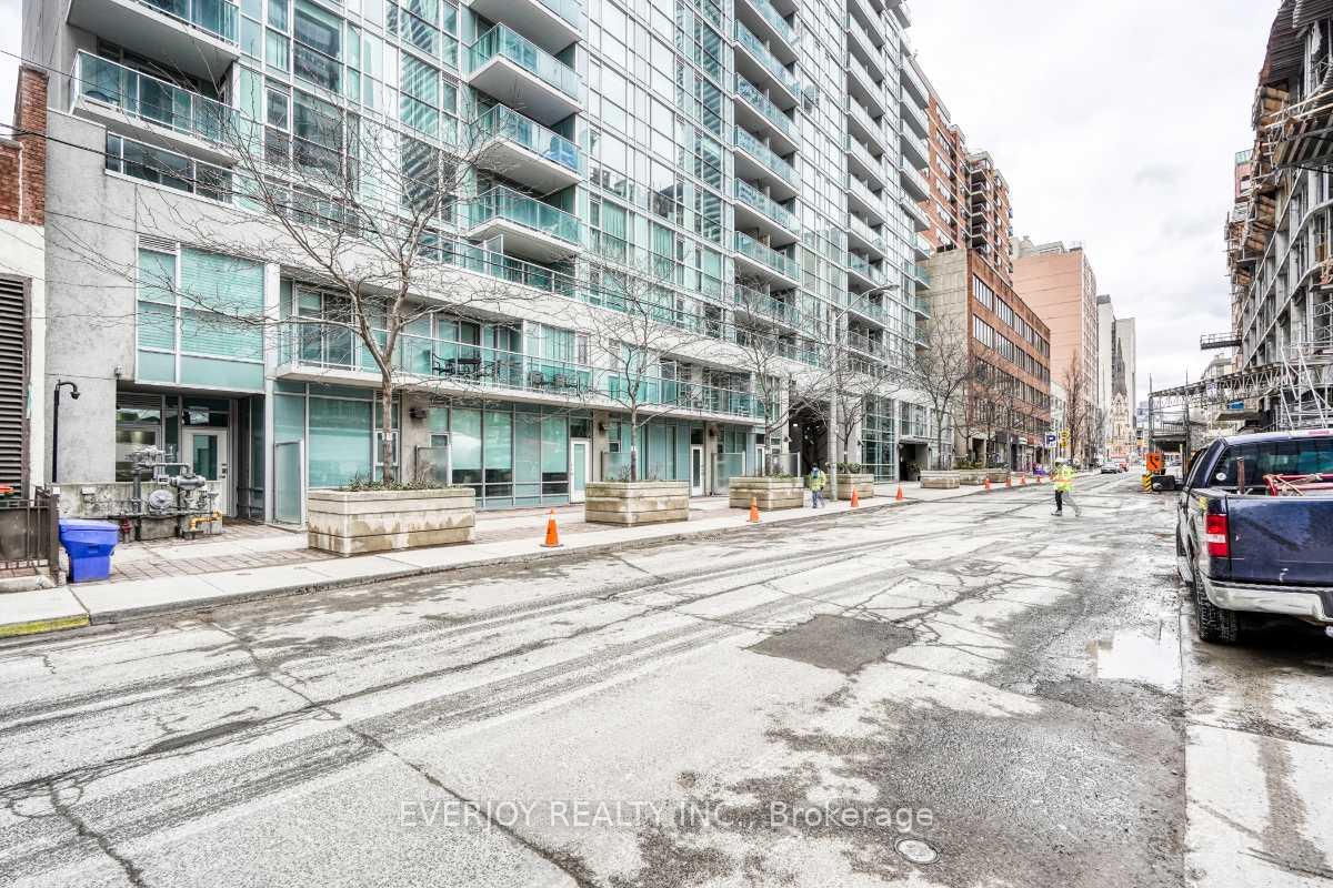 1 Bedroom Condo at 96 St Patrick,  Toronto For sale