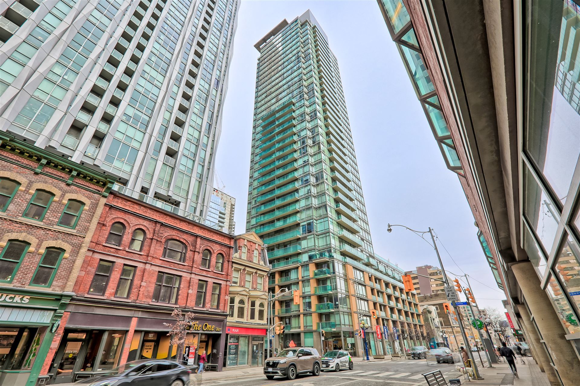 18 Yorkville Avenue 2906