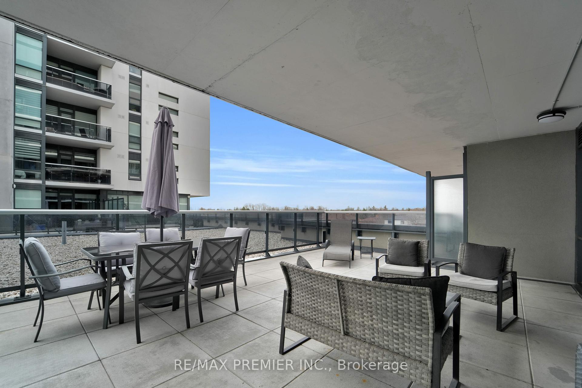 2 Bedrooms Condo at 4800 Highway 7,  Vaughan For sale