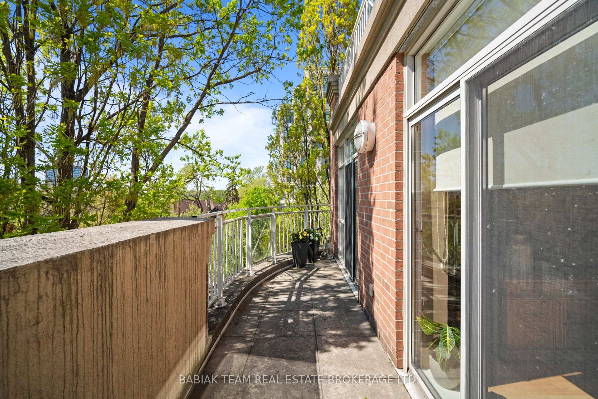 2 Bedrooms Condo at 2511 Bloor, Toronto For sale