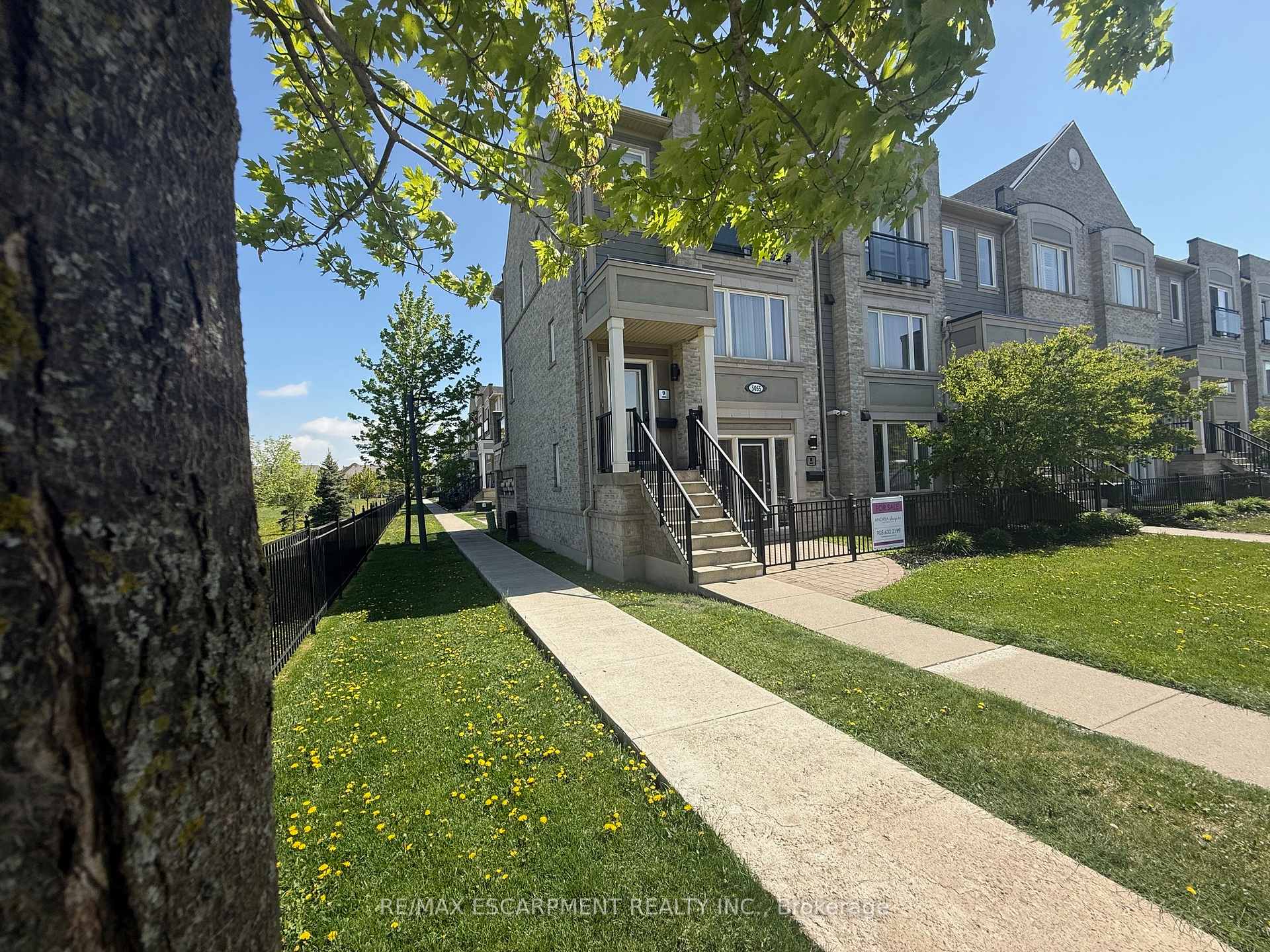 1 Bedroom Condo at 5055 Oscar Peterson, Mississauga For sale