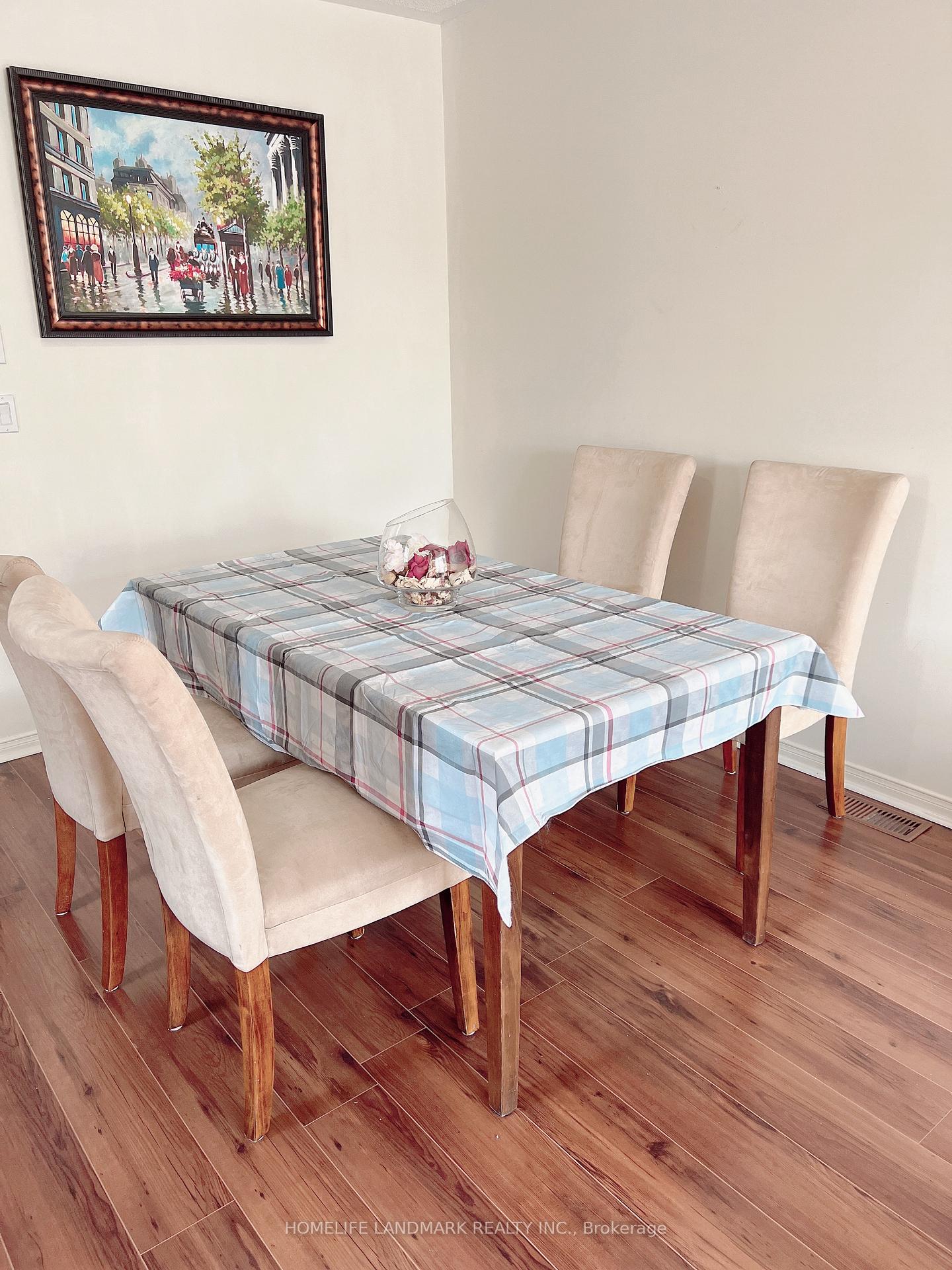 3 Bedrooms Condo at 3020 Cedarglen, Mississauga For sale