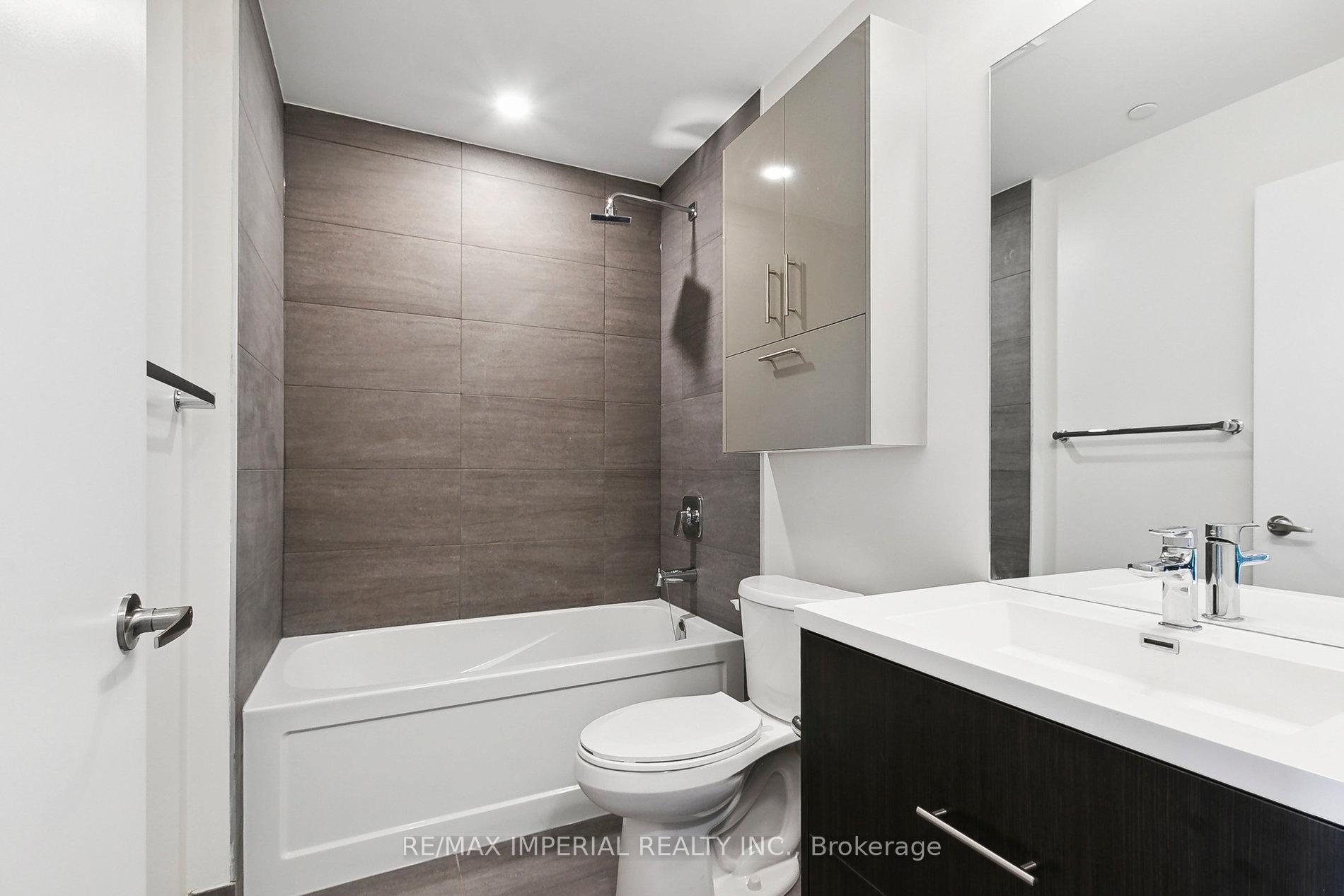 2 Bedrooms Condo at 188 Fairview Mall,  Toronto For sale
