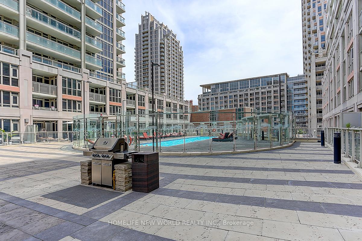 2 Bedrooms Condo at 35 Bastion,  Toronto For sale