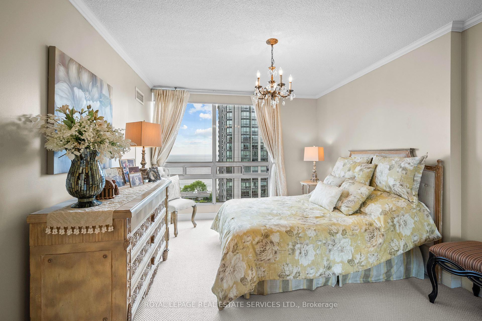 2 Bedrooms Condo at 2185 Marine, Oakville For sale