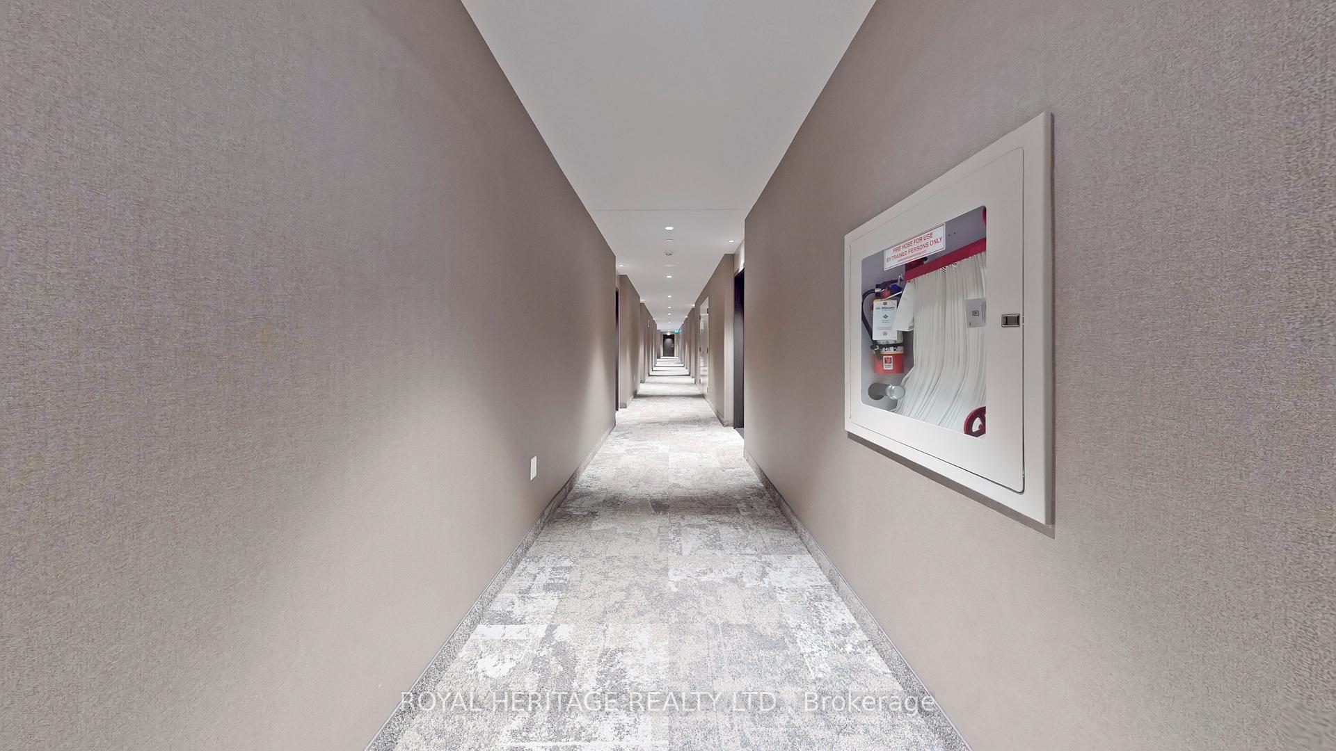 2 Bedrooms Condo at 10 Honeycrisp,  Vaughan For sale
