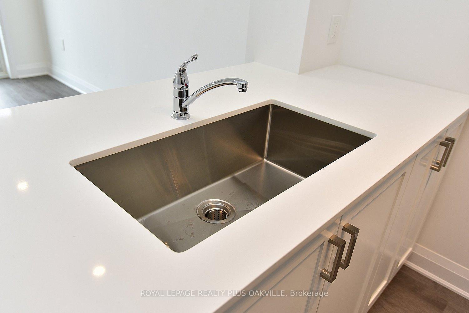 1 Bedroom Condo at 1936 Rymal, Hamilton For sale