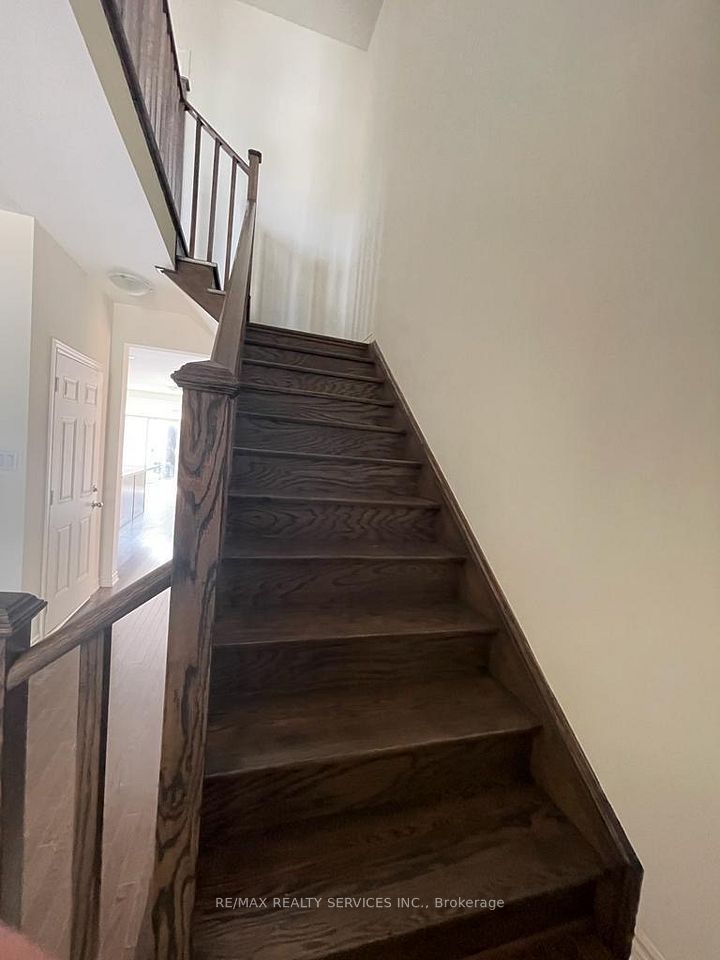 142 Adventura Road