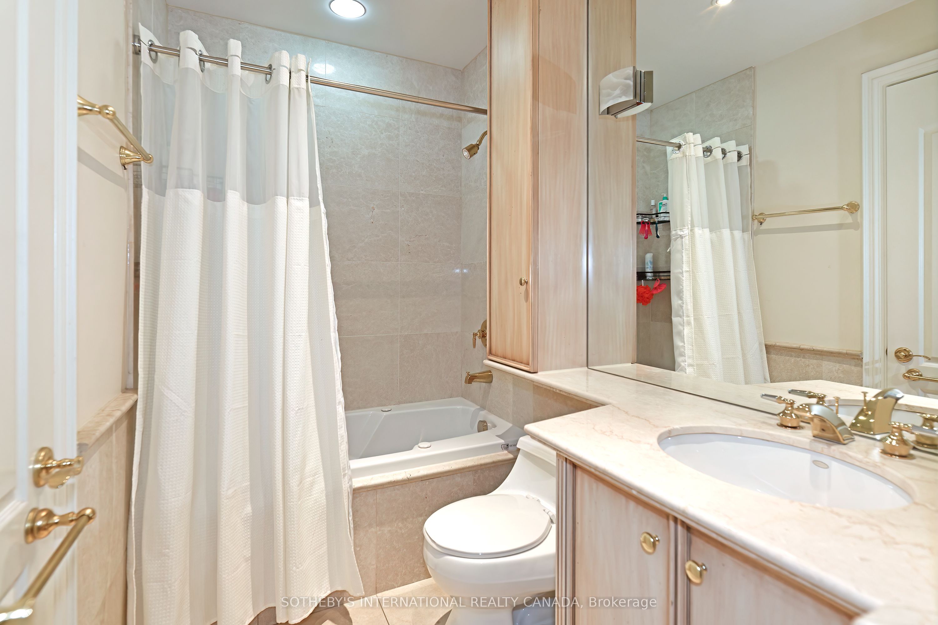 33 Delisle Avenue, #304
