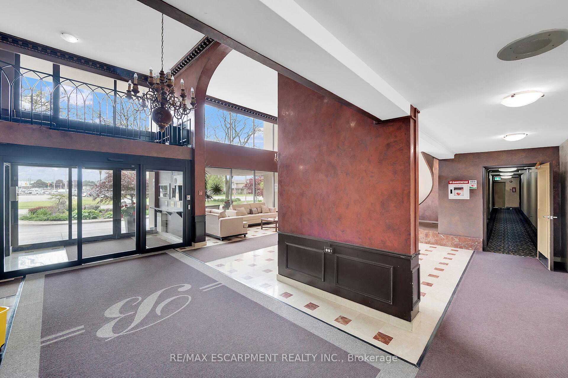 3 Bedrooms Condo at 301 Frances, Hamilton For sale