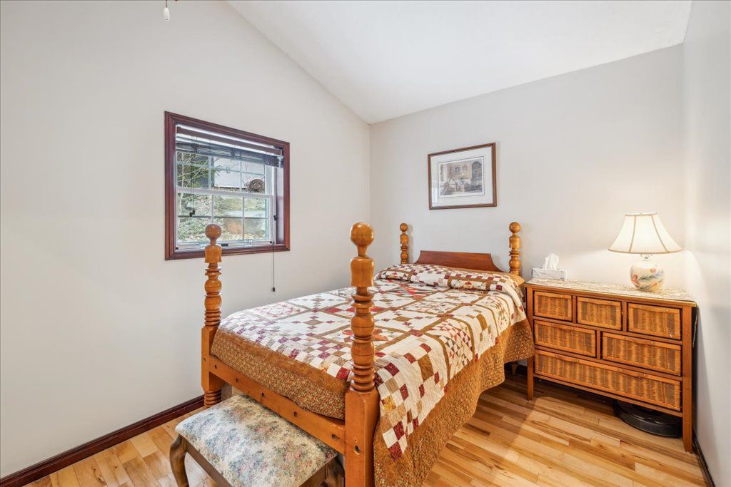 16A Hayhoe Road