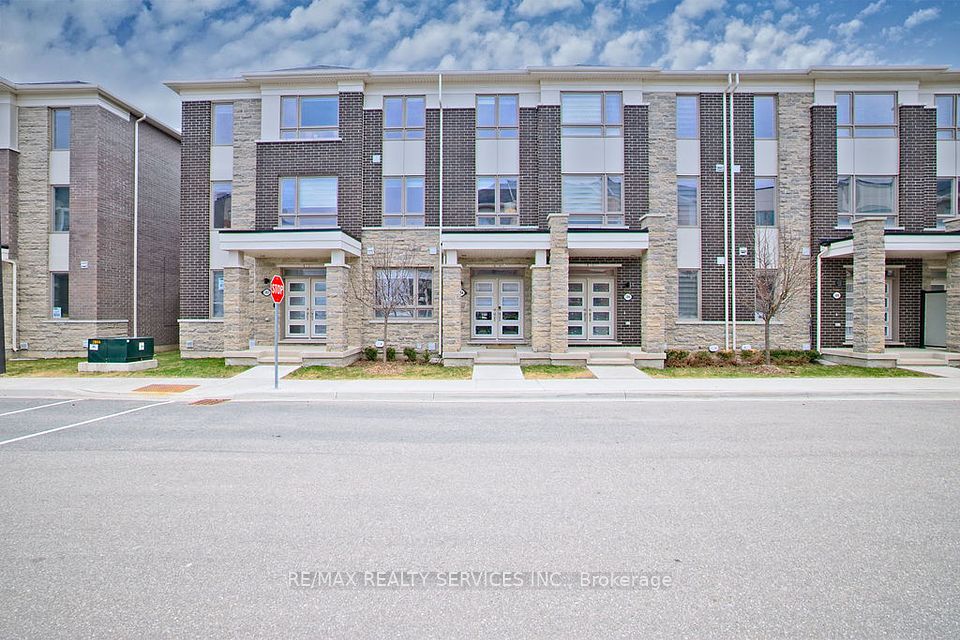 284 Lagerfeld Drive, Brampton, ON L7A 5G8