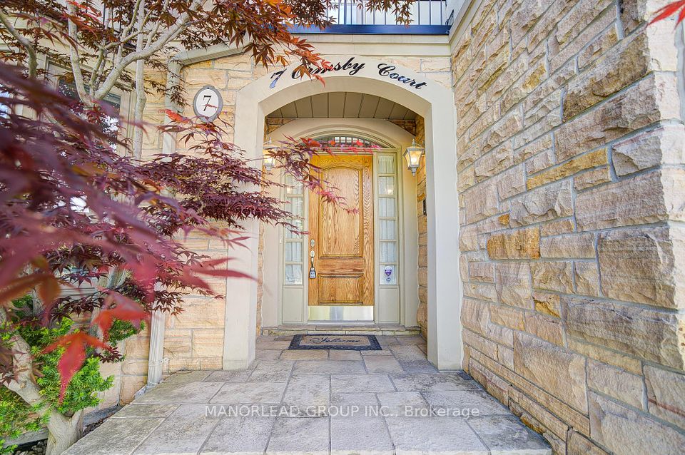 7 Ormsby Court, Richmond Hill, ON L4B 4P8