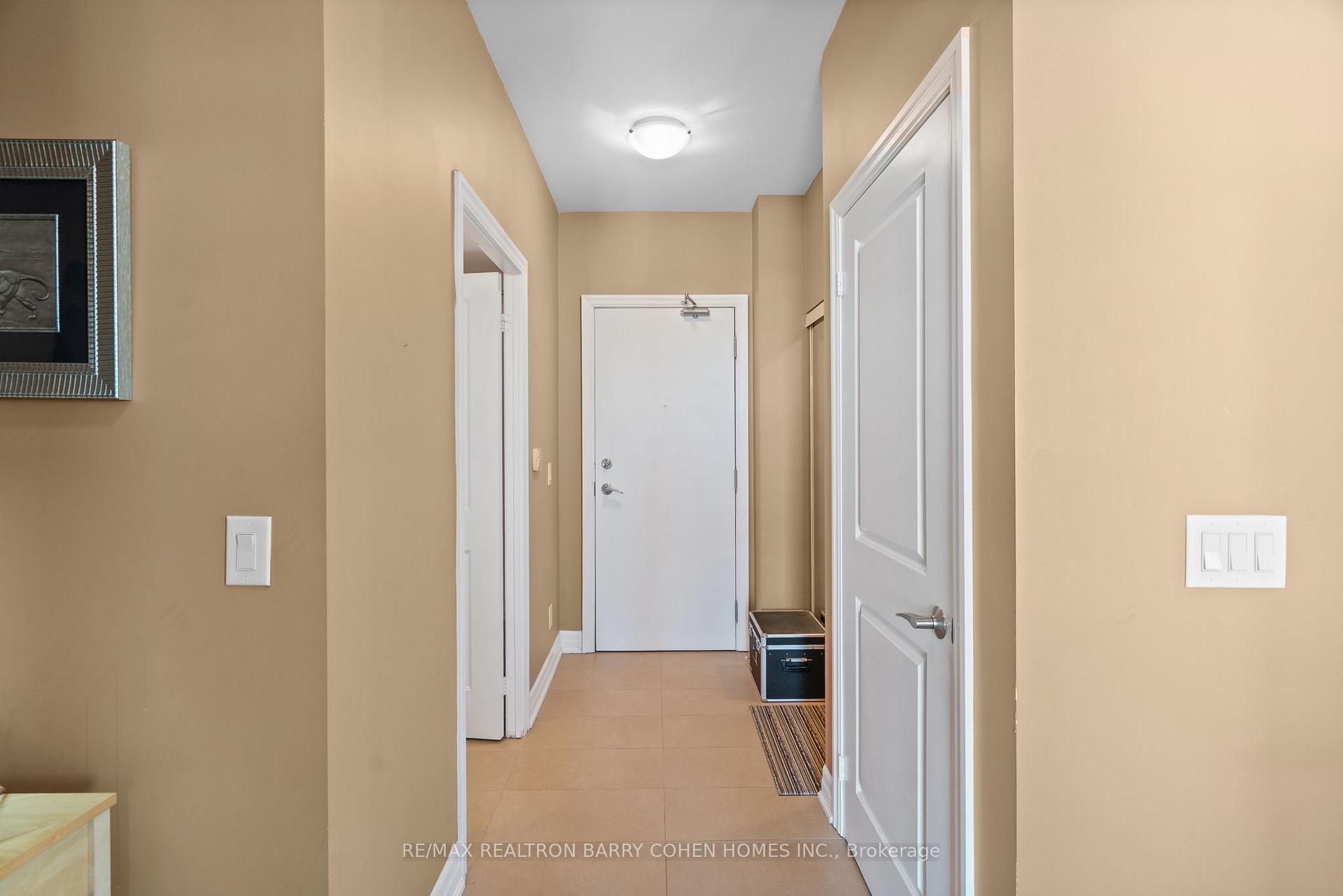 3 Bedrooms Condo at 500 St Clair, Toronto For sale