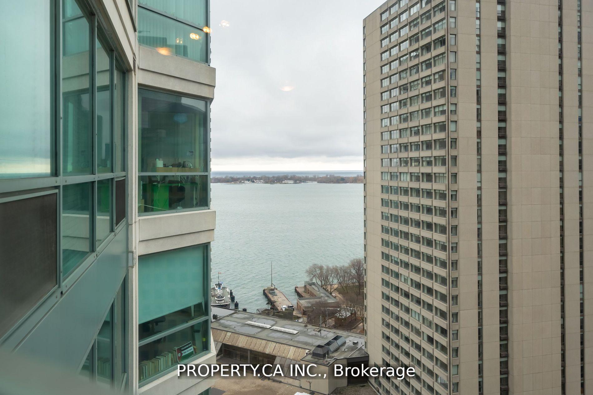 2 Bedrooms Condo at 10 Queens, Toronto For sale