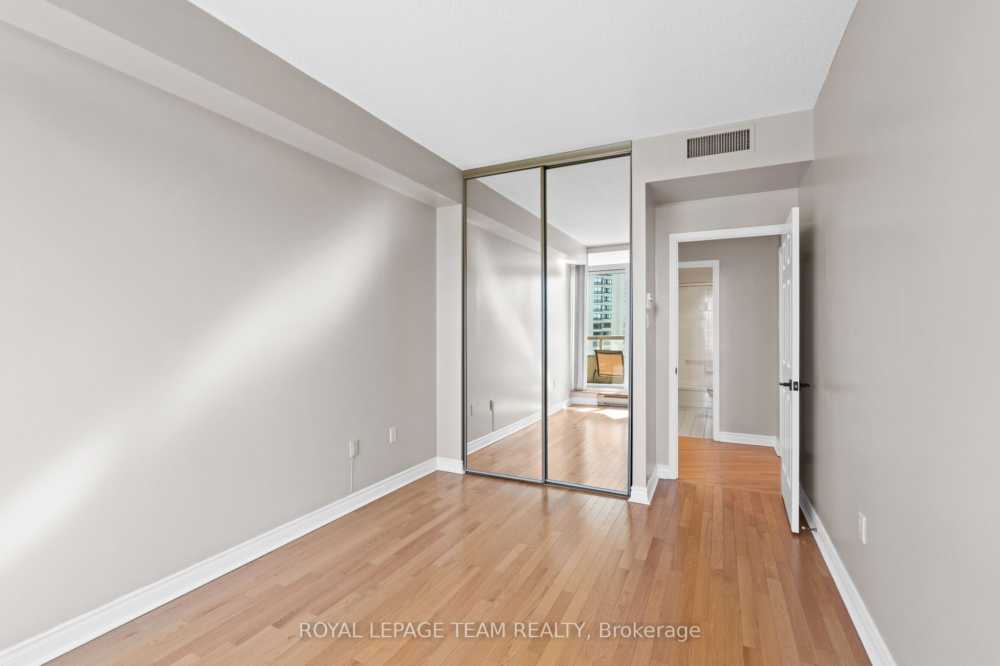 1480 Riverside Drive, #407