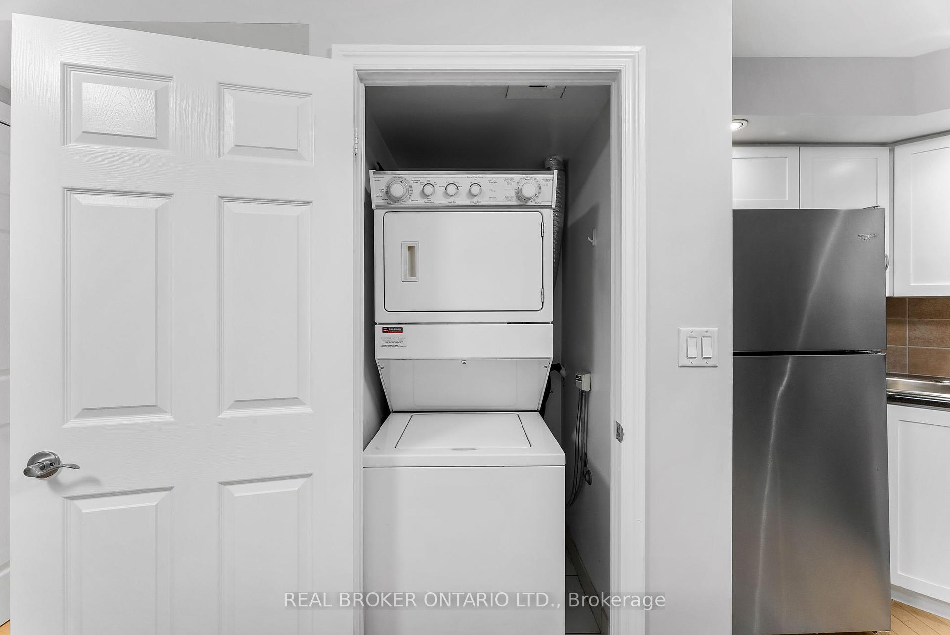 2 Bedrooms Condo at 250 Wellington,  Toronto For sale