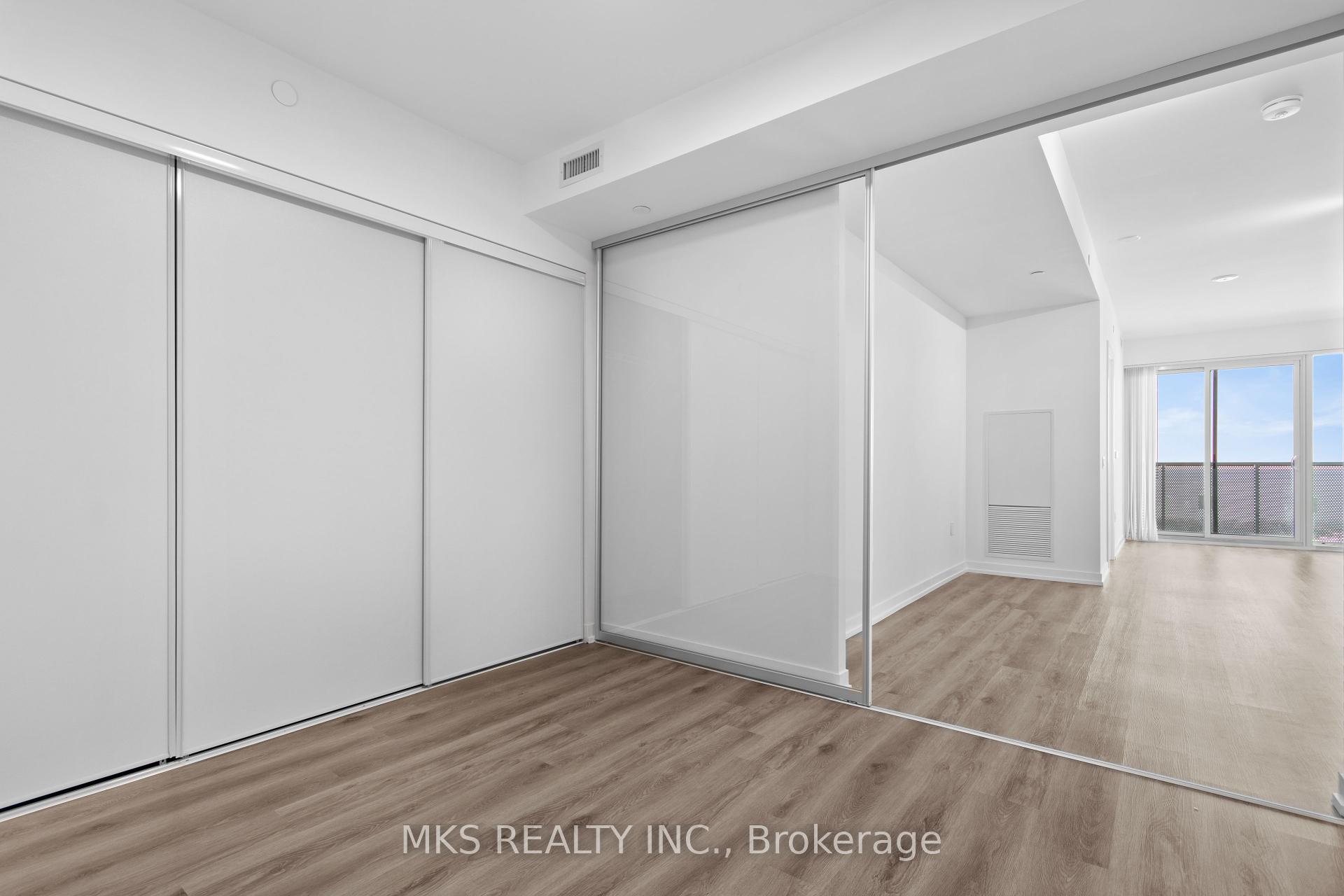 3 Bedrooms Condo at 138 Downes,  Toronto For sale