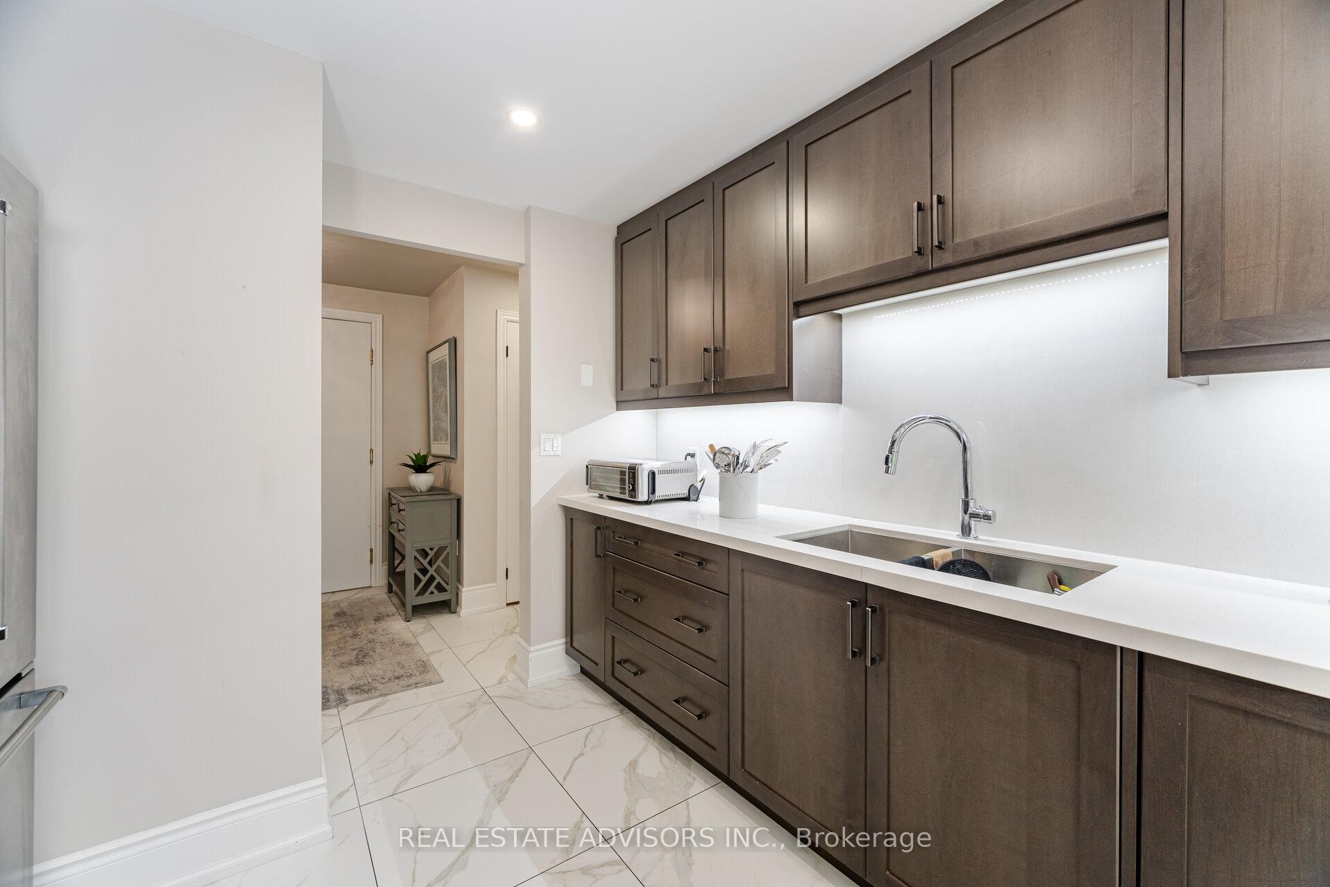 3 Bedrooms Condo at 53 Woodbridge, Vaughan For sale
