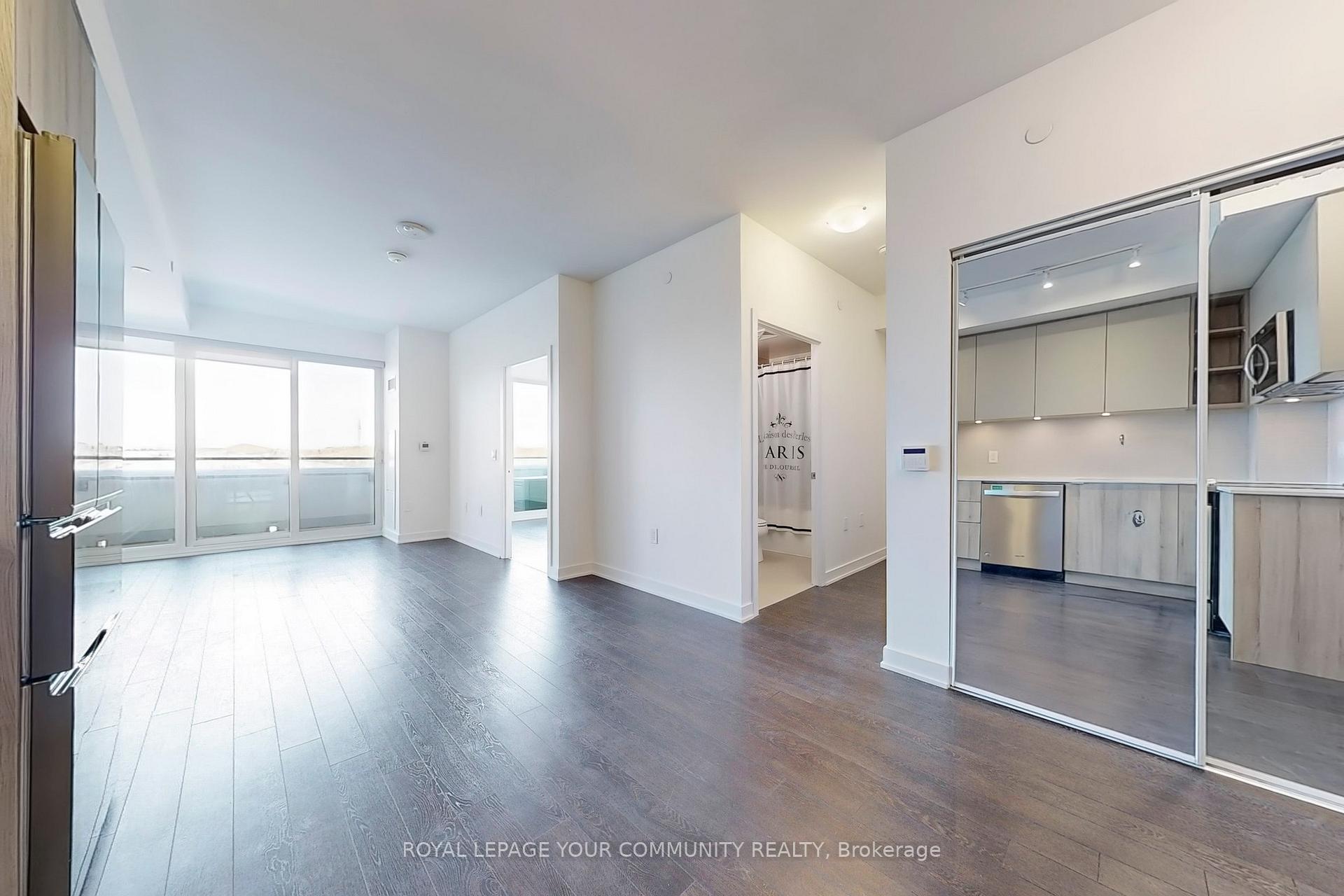 2 Bedrooms Co-op at 100 Eagle Rock, Vaughan For sale