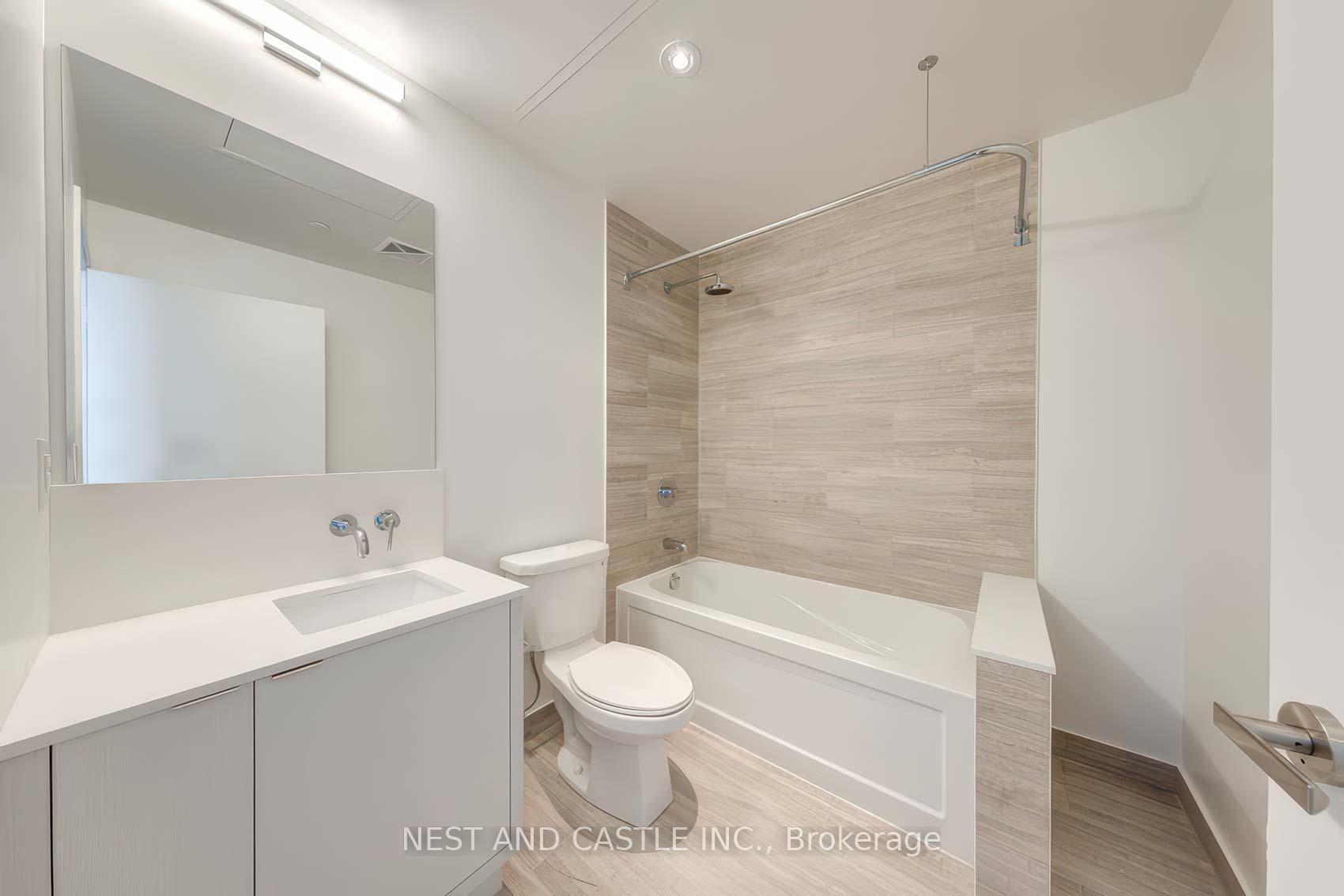 2 Bedrooms Condo at 100 Harbour, Toronto For sale