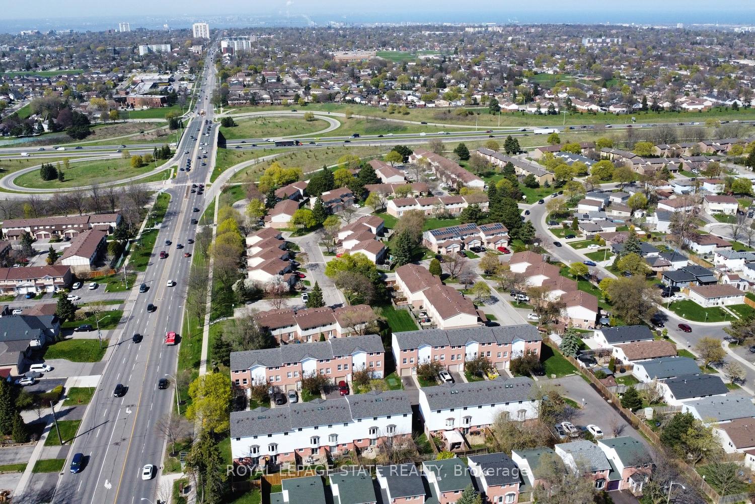 3 Bedrooms Condo at 1255 Upper Gage,  Hamilton For sale