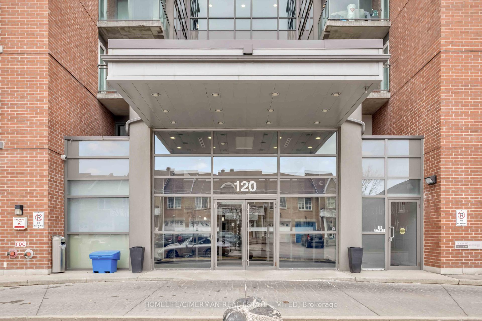 3 Bedrooms Condo at 120 Dallimore, Toronto For sale