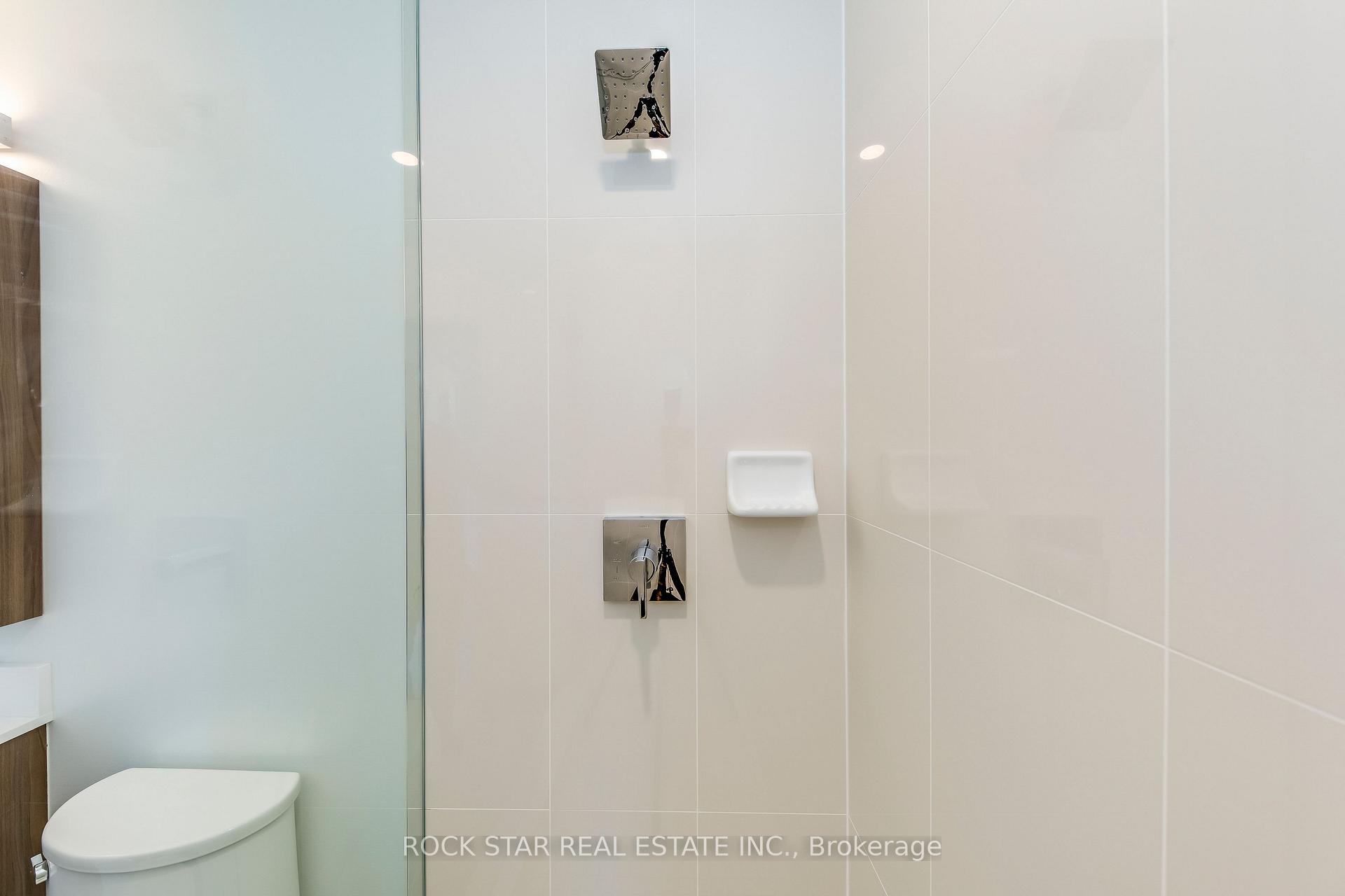 2 Bedrooms Condo at 543 Richmond,  Toronto For sale