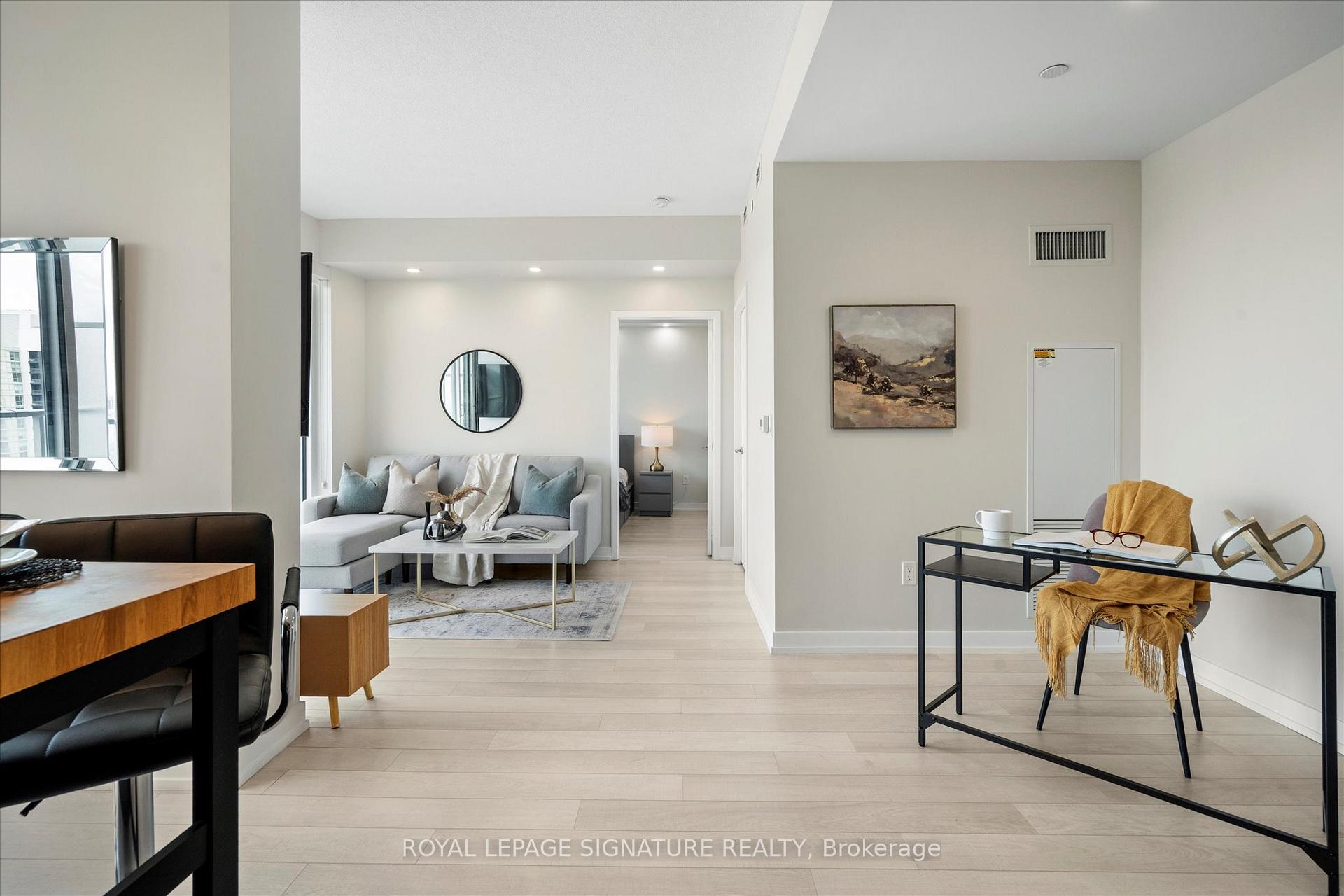 2 Bedrooms Condo at 117 McMahon, Toronto For sale
