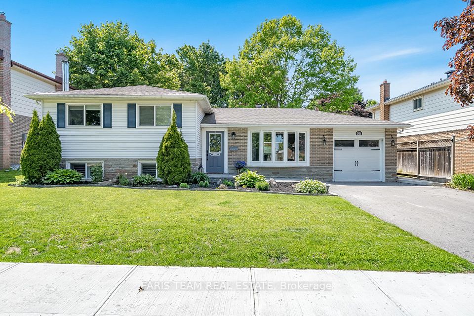 46 Briar Road, Barrie, ON L4N 3M4