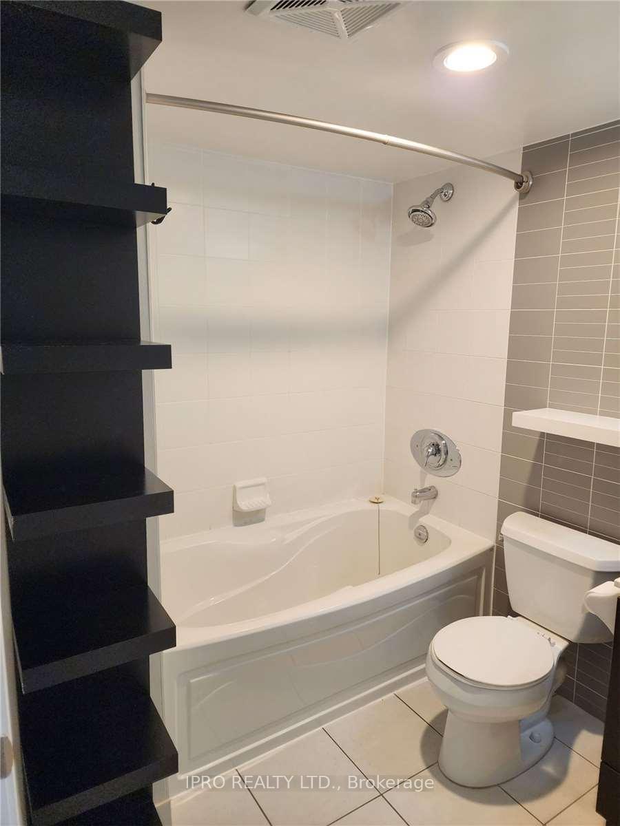 2 Bedrooms Condo at 225 Sherway,  Toronto For sale