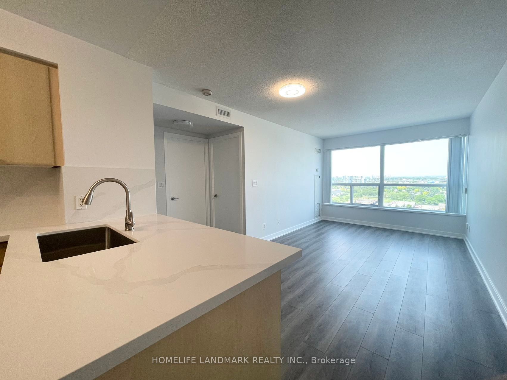 36 Lee Centre Drive, #2001