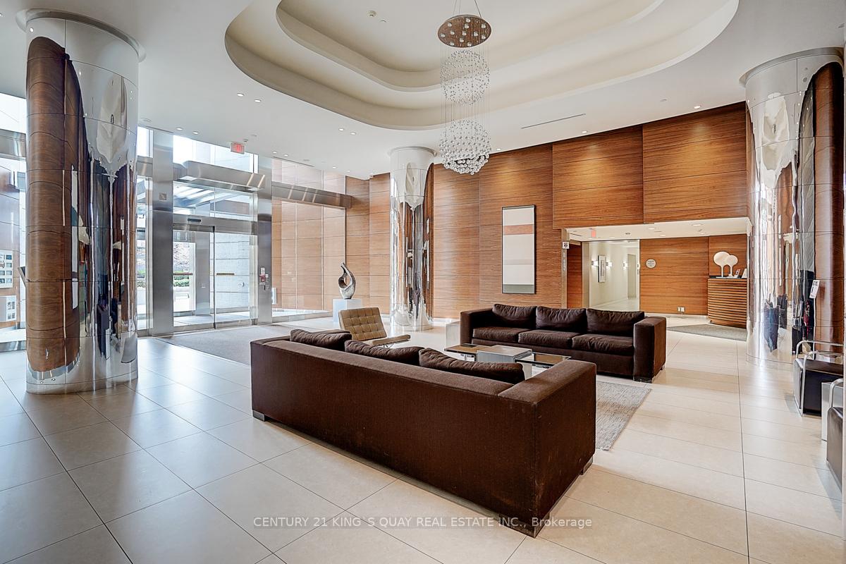 2 Bedrooms Condo at 5 Valhalla Inn, Toronto For sale