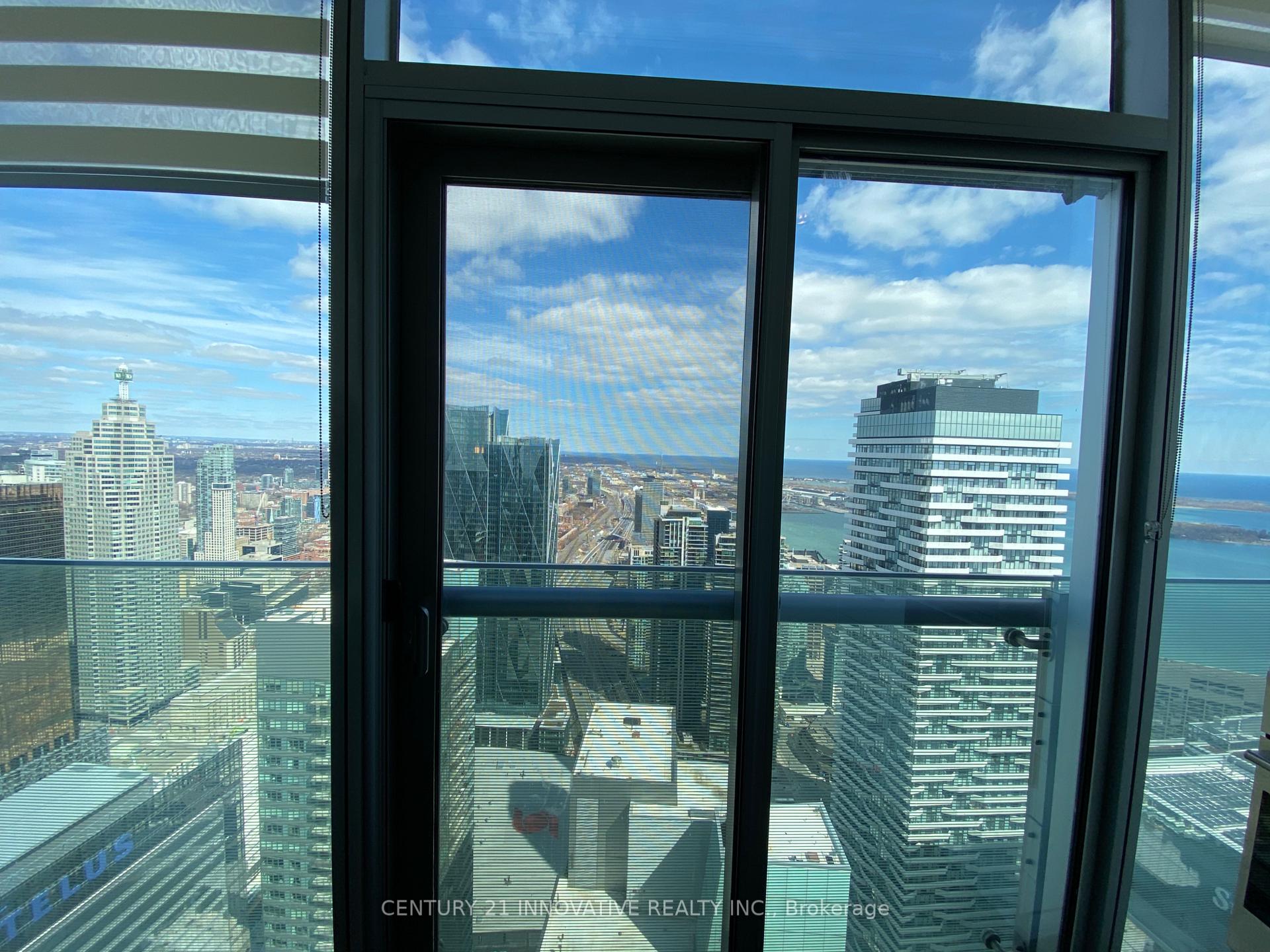 1 Bedroom Condo at 14 York, Toronto For sale