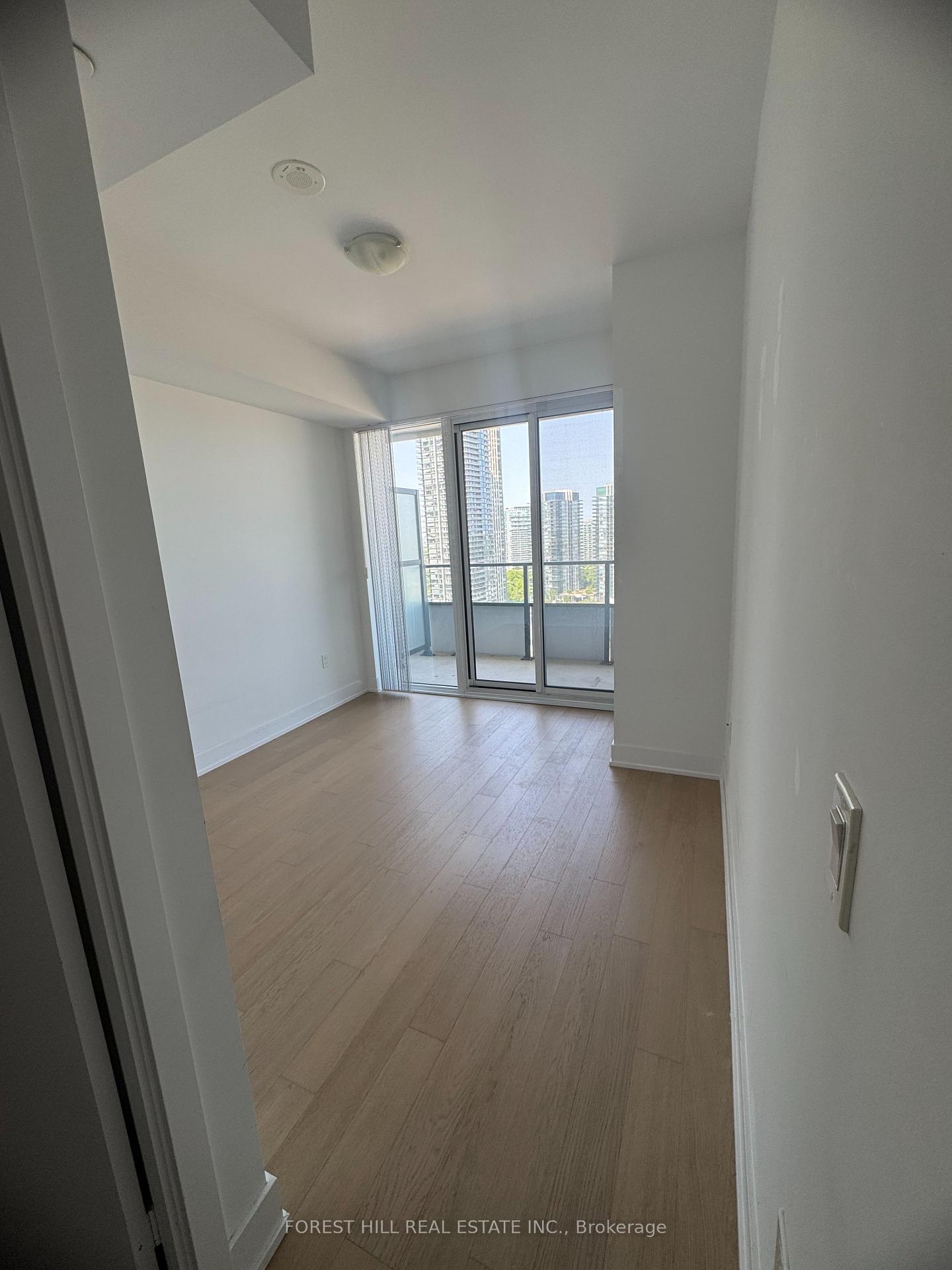 1 Bedroom Condo at 30 Shore Breeze, Toronto For sale