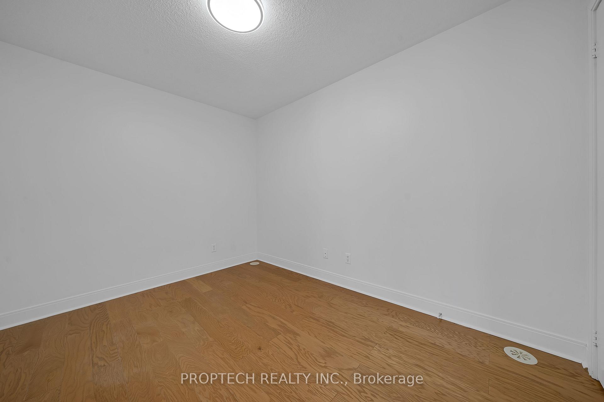 4 Bedrooms Condo at 295 Village Green,  Toronto For sale