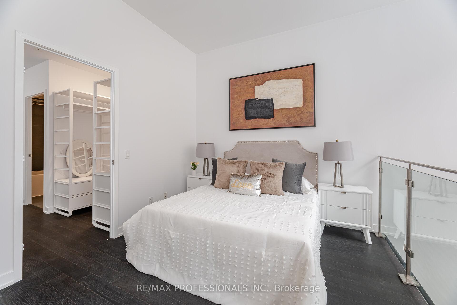 2 Bedrooms Condo at 1030 King, Toronto For sale