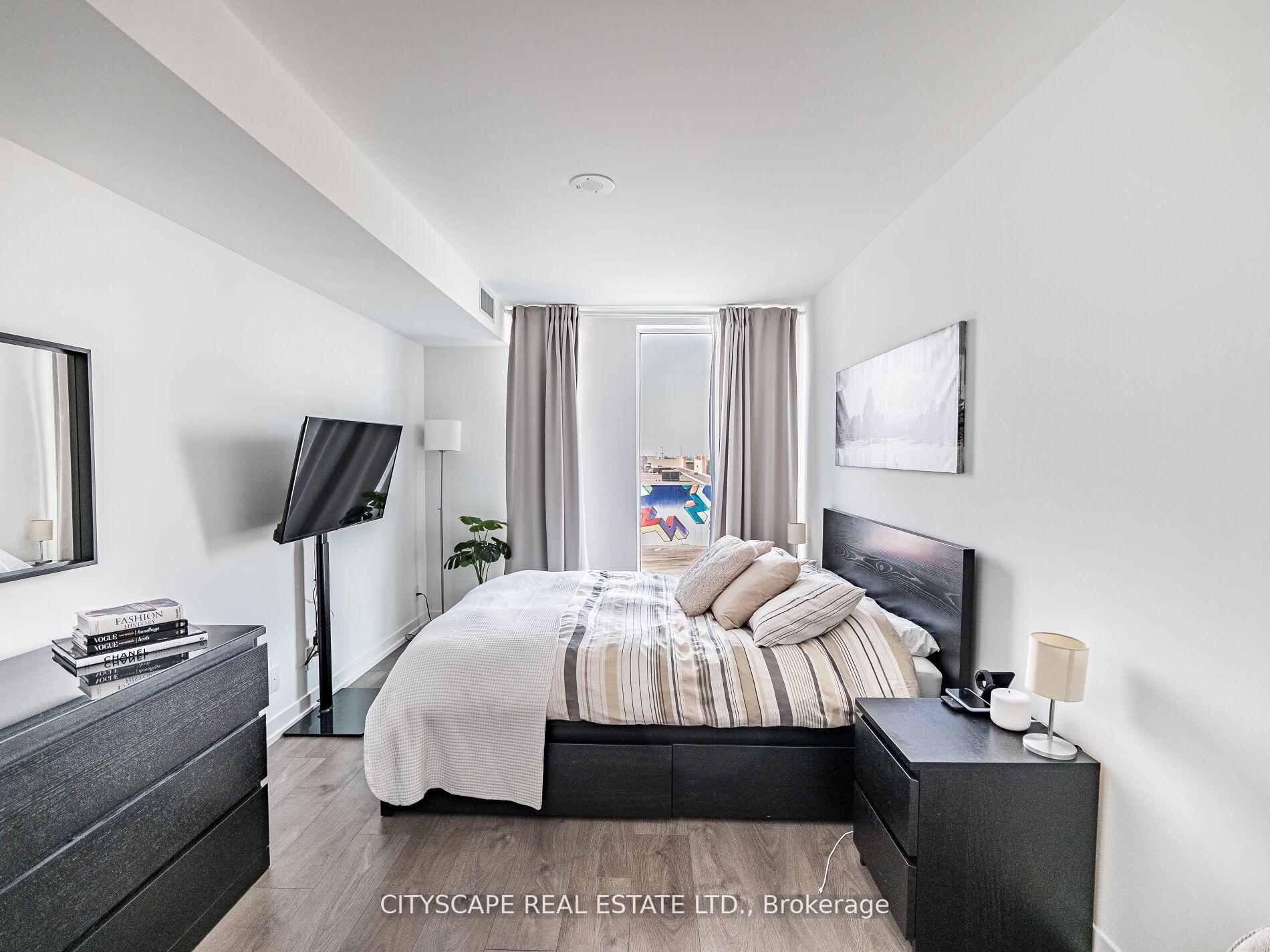 4 Bedrooms Condo at 9 Buttermill, Vaughan For sale