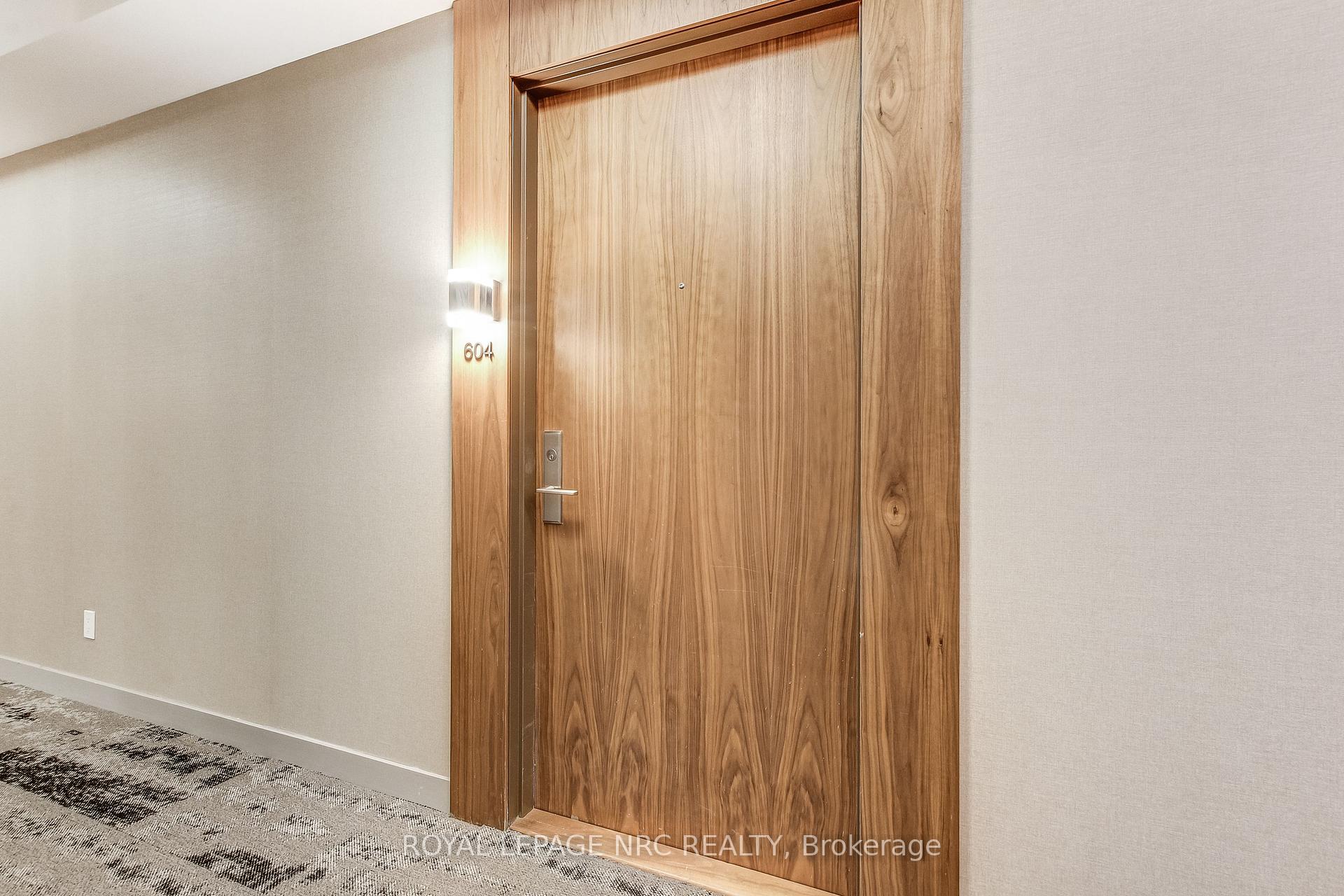 2 Bedrooms Condo at 2025 Maria, Burlington For sale