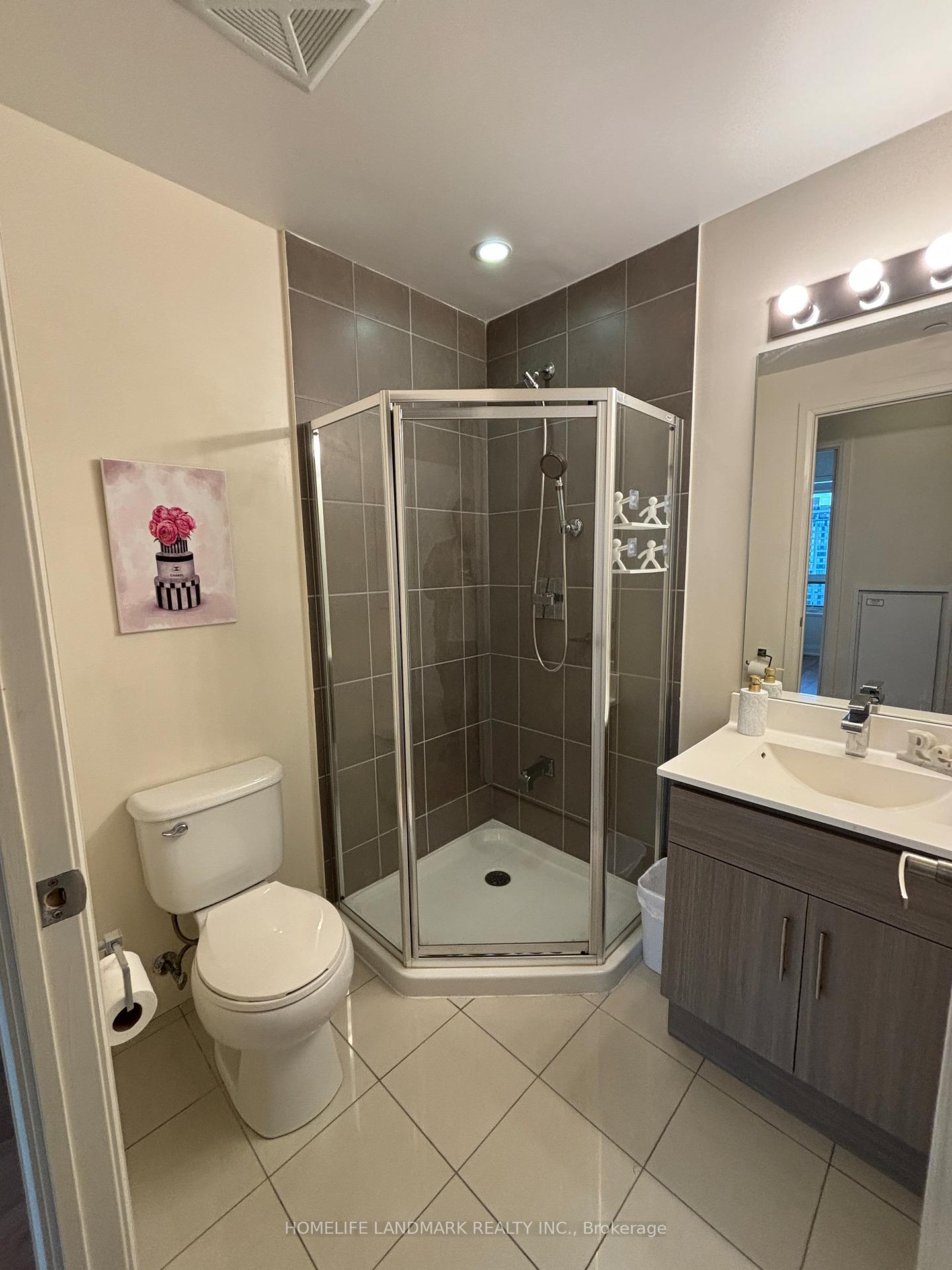 2 Bedrooms Condo at 68 Canterbury,  Toronto For sale