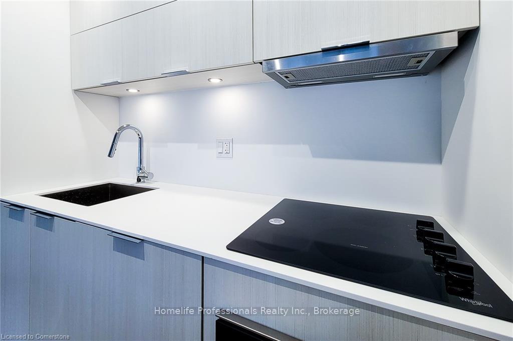 1 Bedroom Condo at 370 Martha,  Burlington For sale