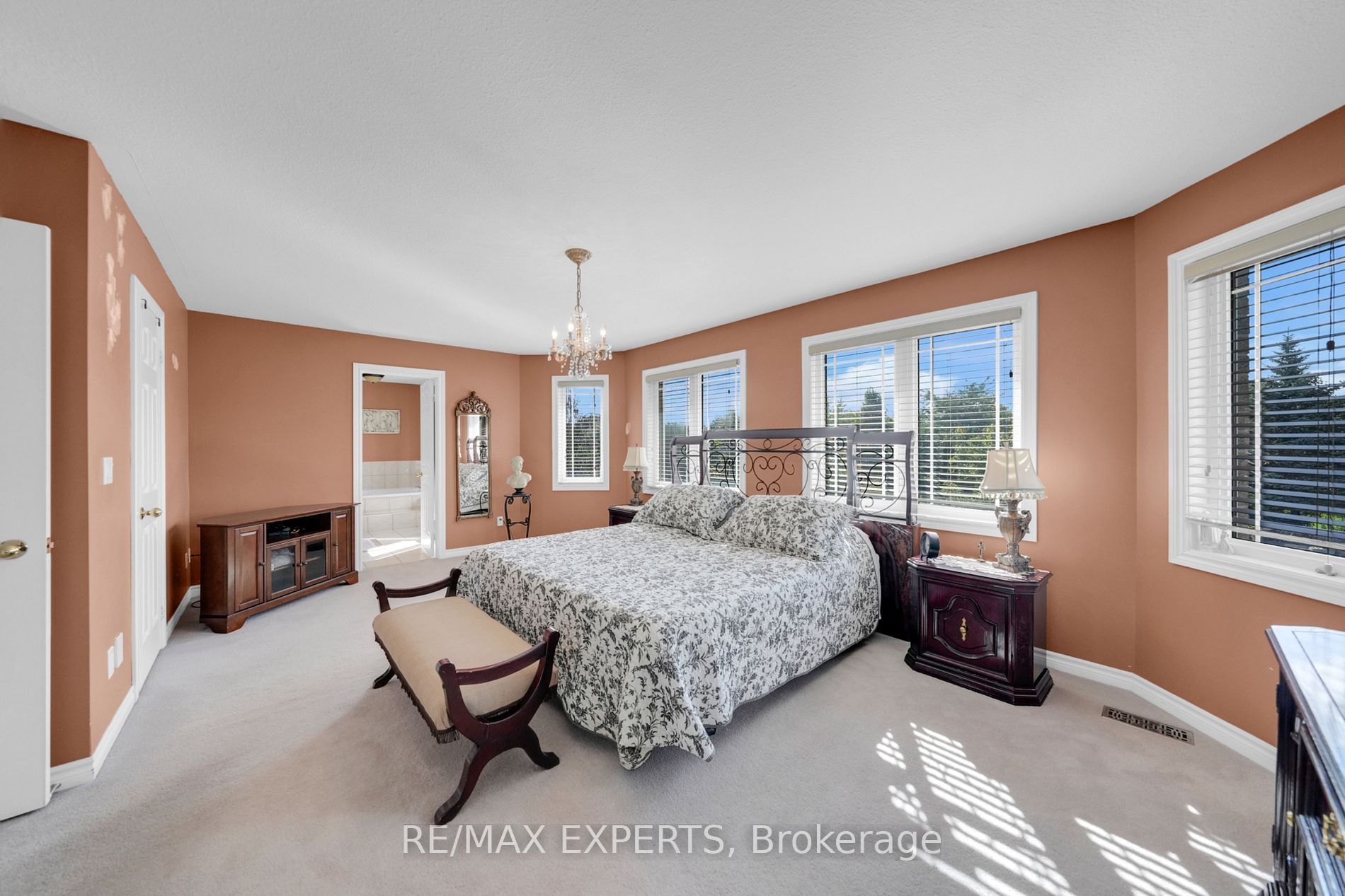 91 Hunterwood Chase