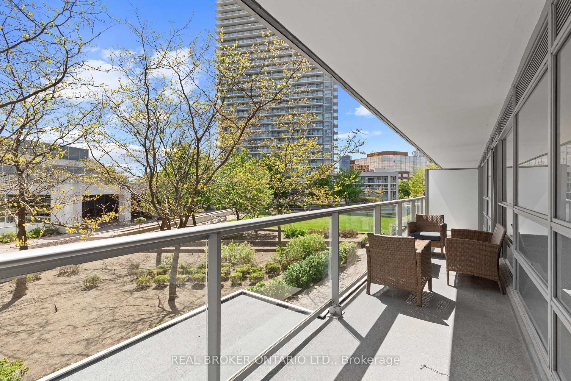 1 Bedroom Condo at 2035 Sheppard, Toronto For sale