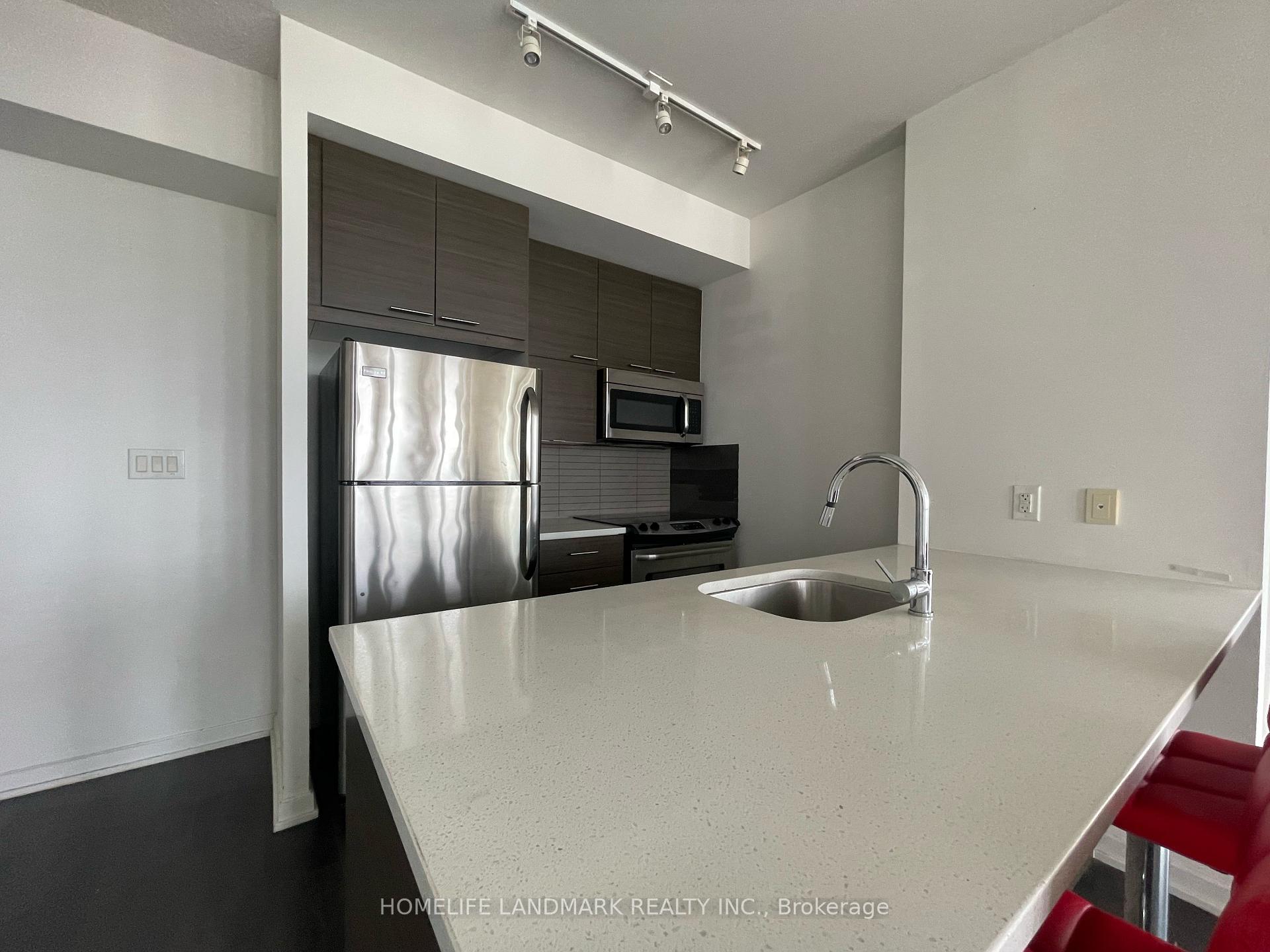 2 Bedrooms Condo at 66 Forest Manor, Toronto For sale