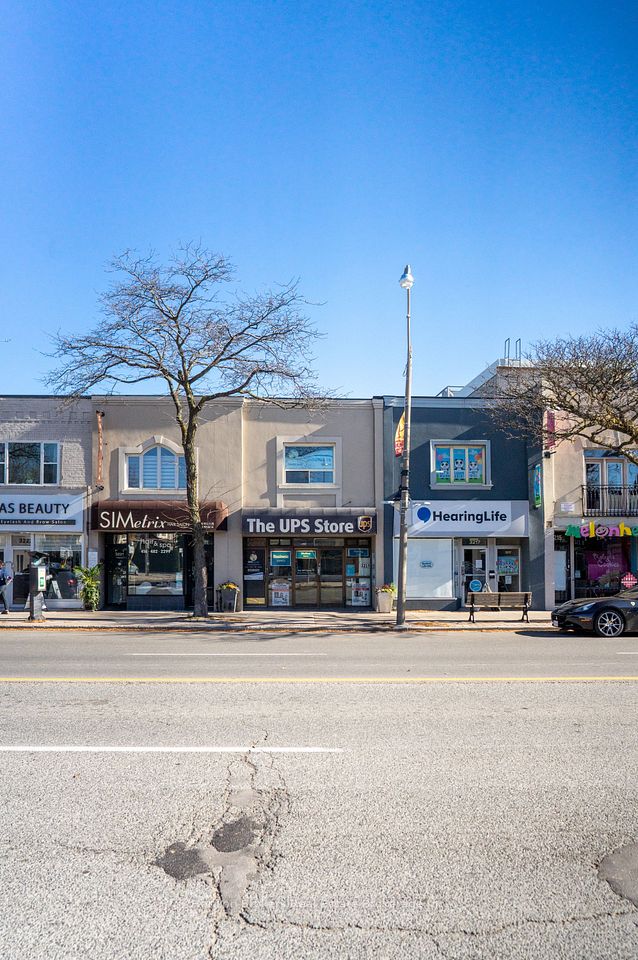 3217* Yonge
