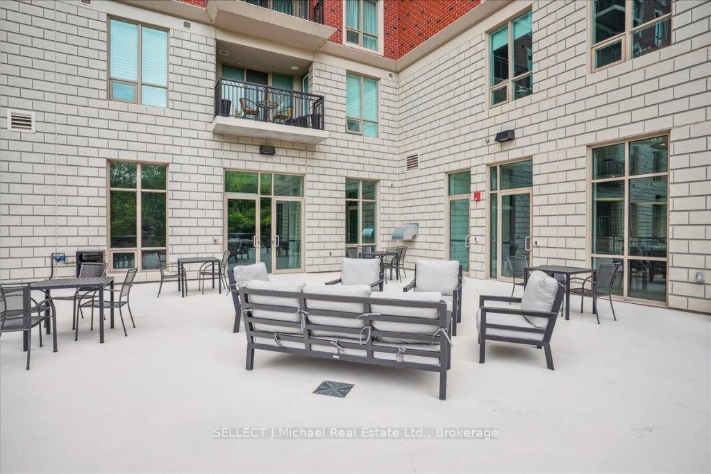 2 Bedrooms Condo at 2750 KING,  Hamilton For sale
