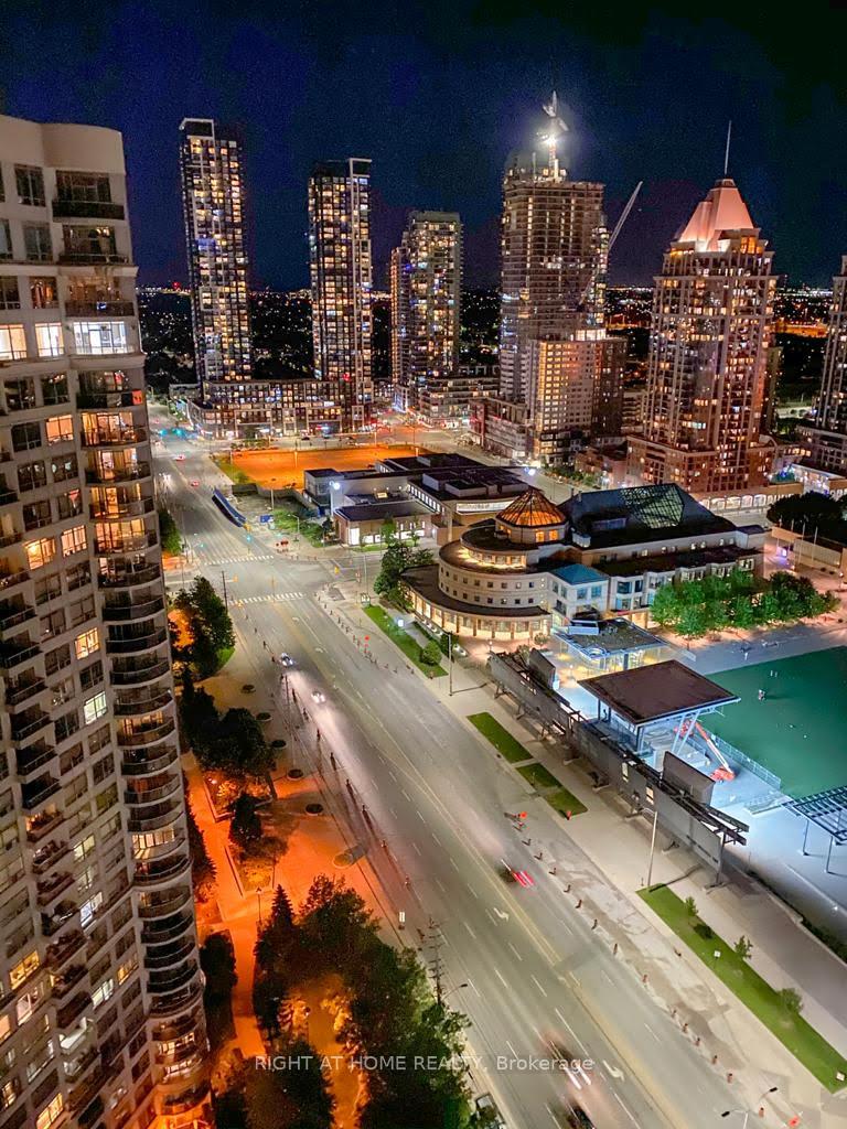 2 Bedrooms Condo at 3939 Duke Of York, Mississauga For sale