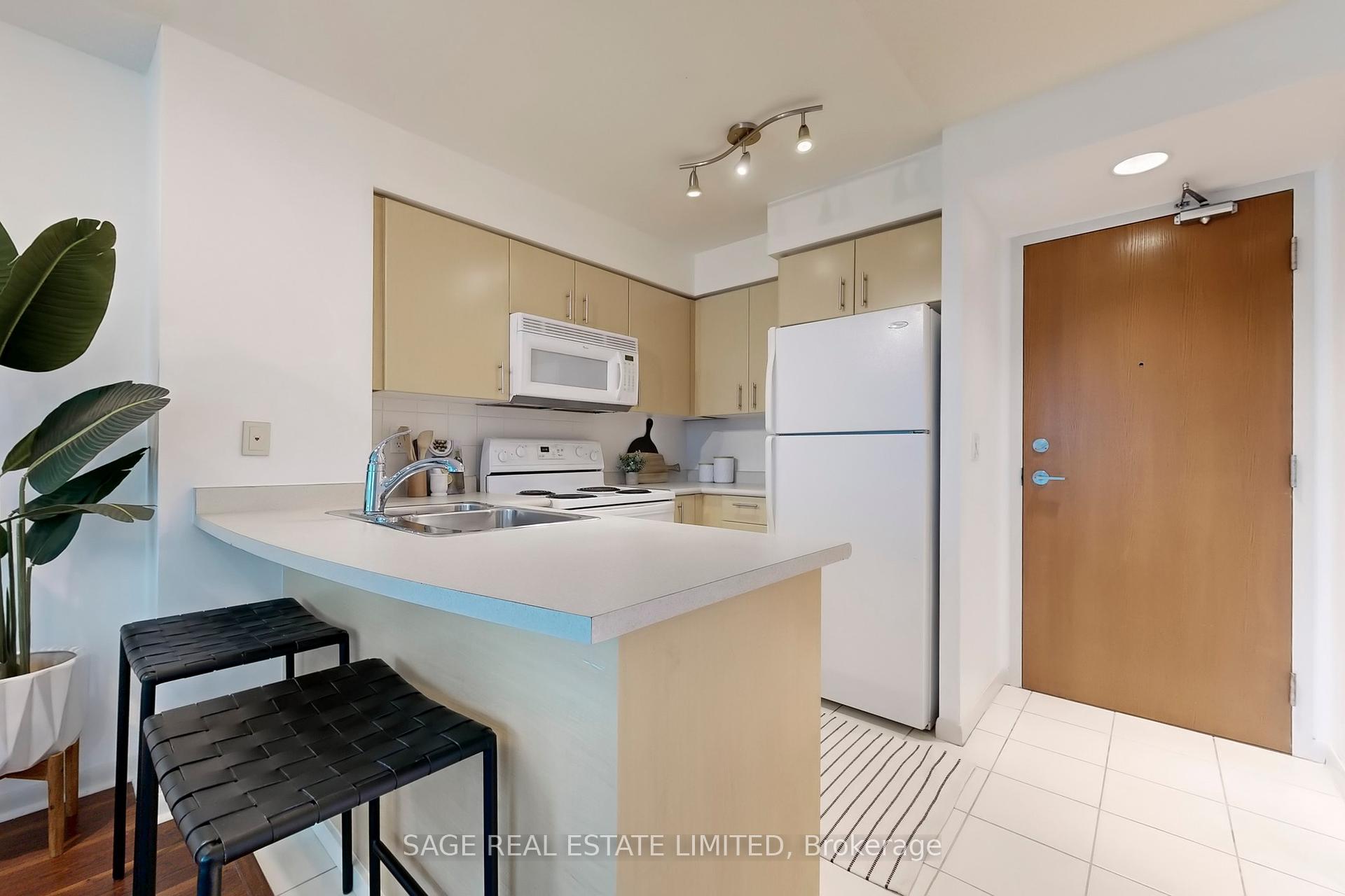2 Bedrooms Condo at 219 Fort York, Toronto For sale
