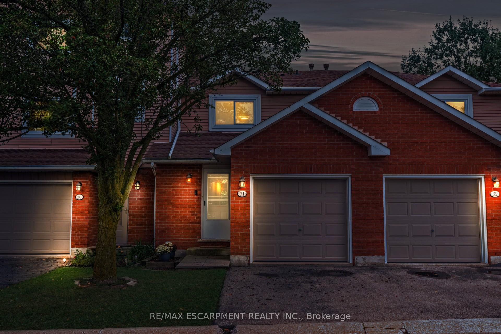 3 Bedrooms Condo at 386 Highland, Hamilton For sale