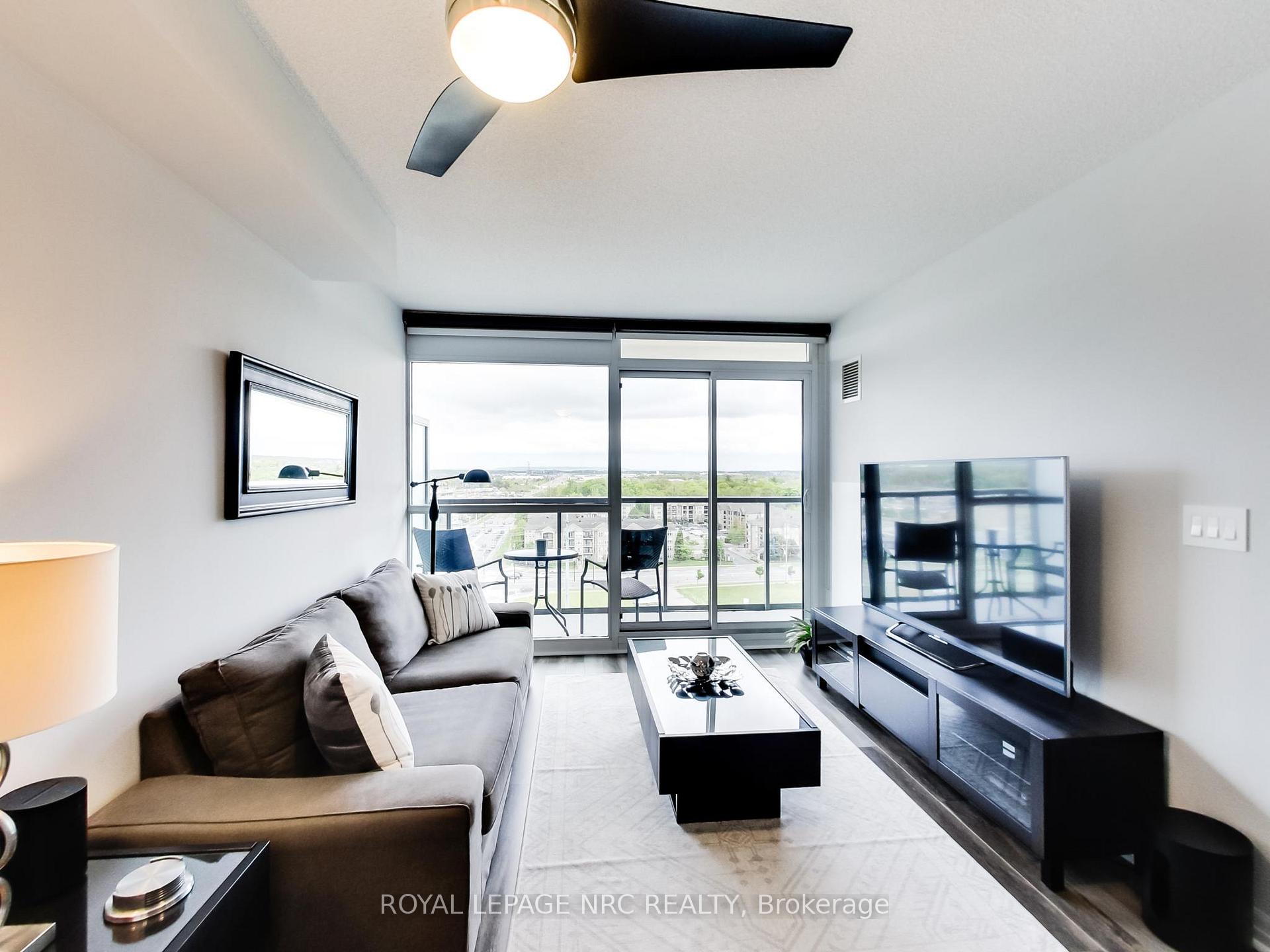 2 Bedrooms Co-op at 1940 Ironstone, Burlington For sale